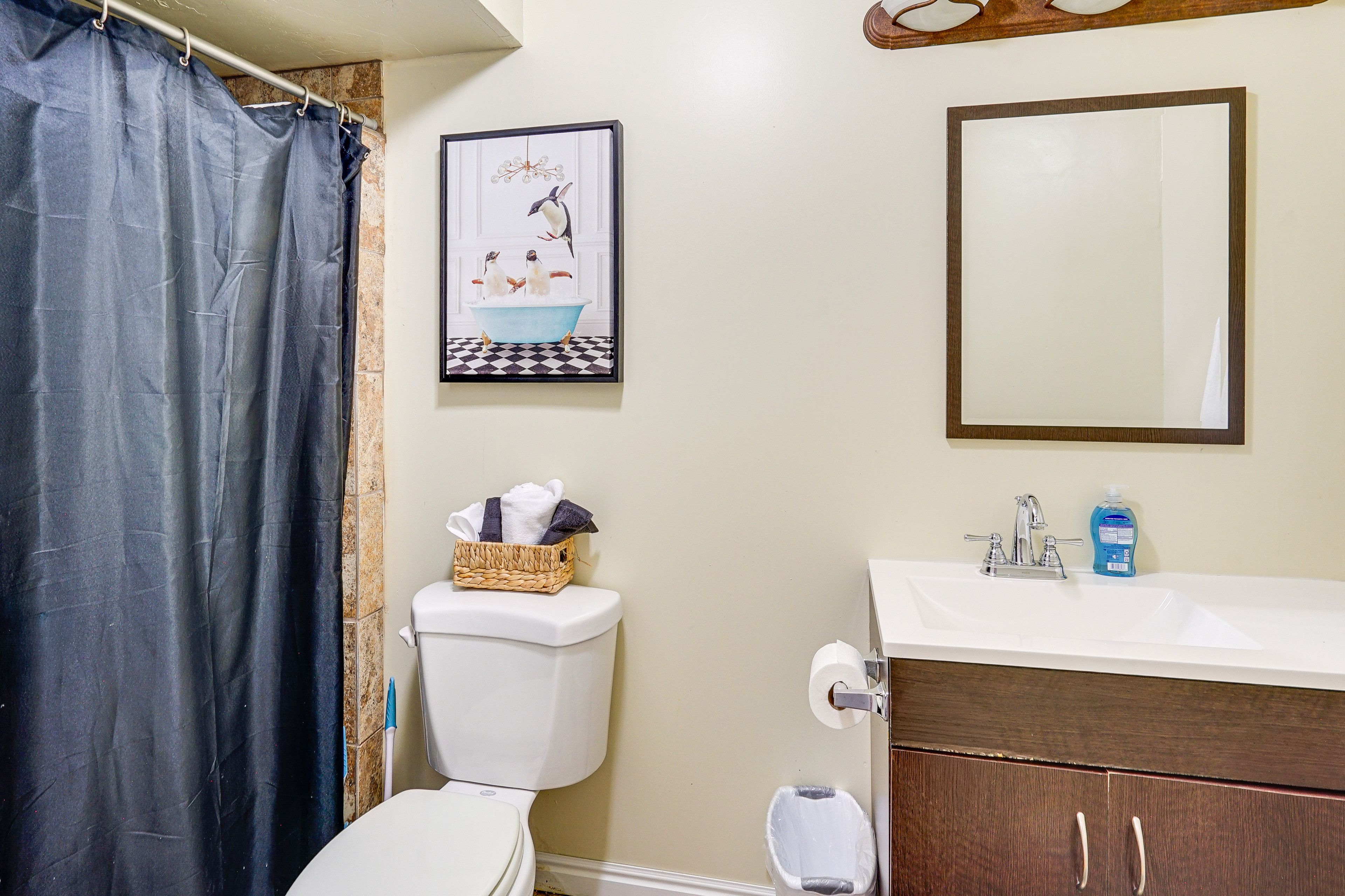 Full Bathroom | Main Level