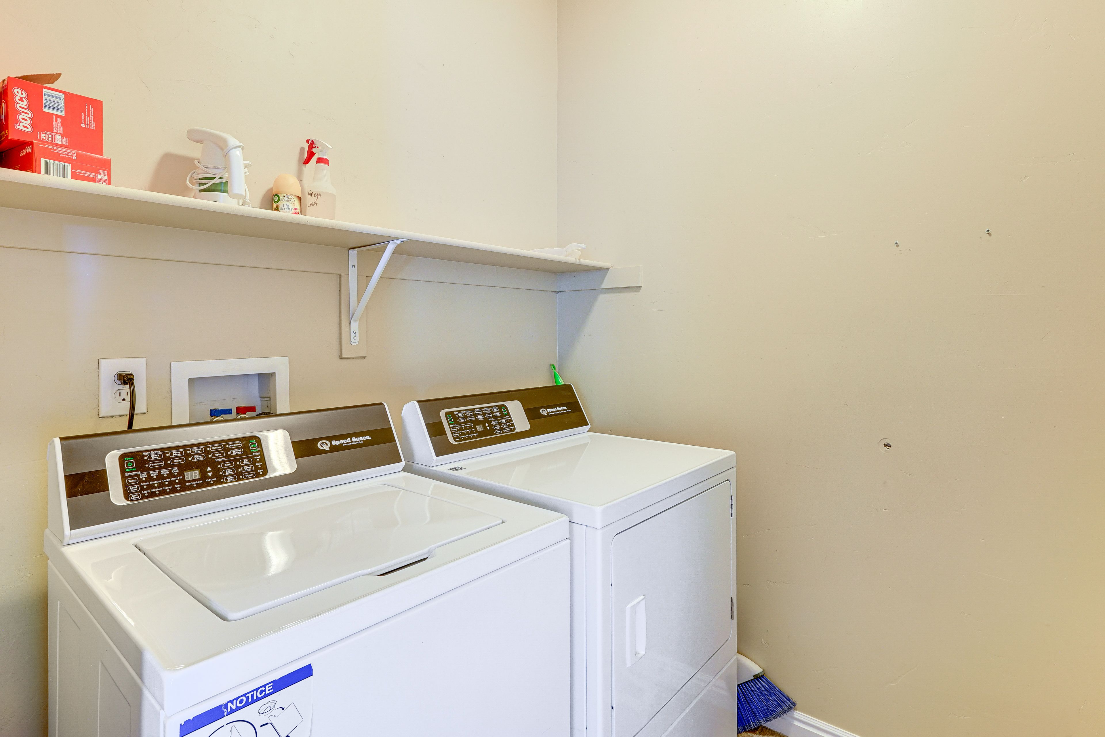 Laundry Room | Lower Level