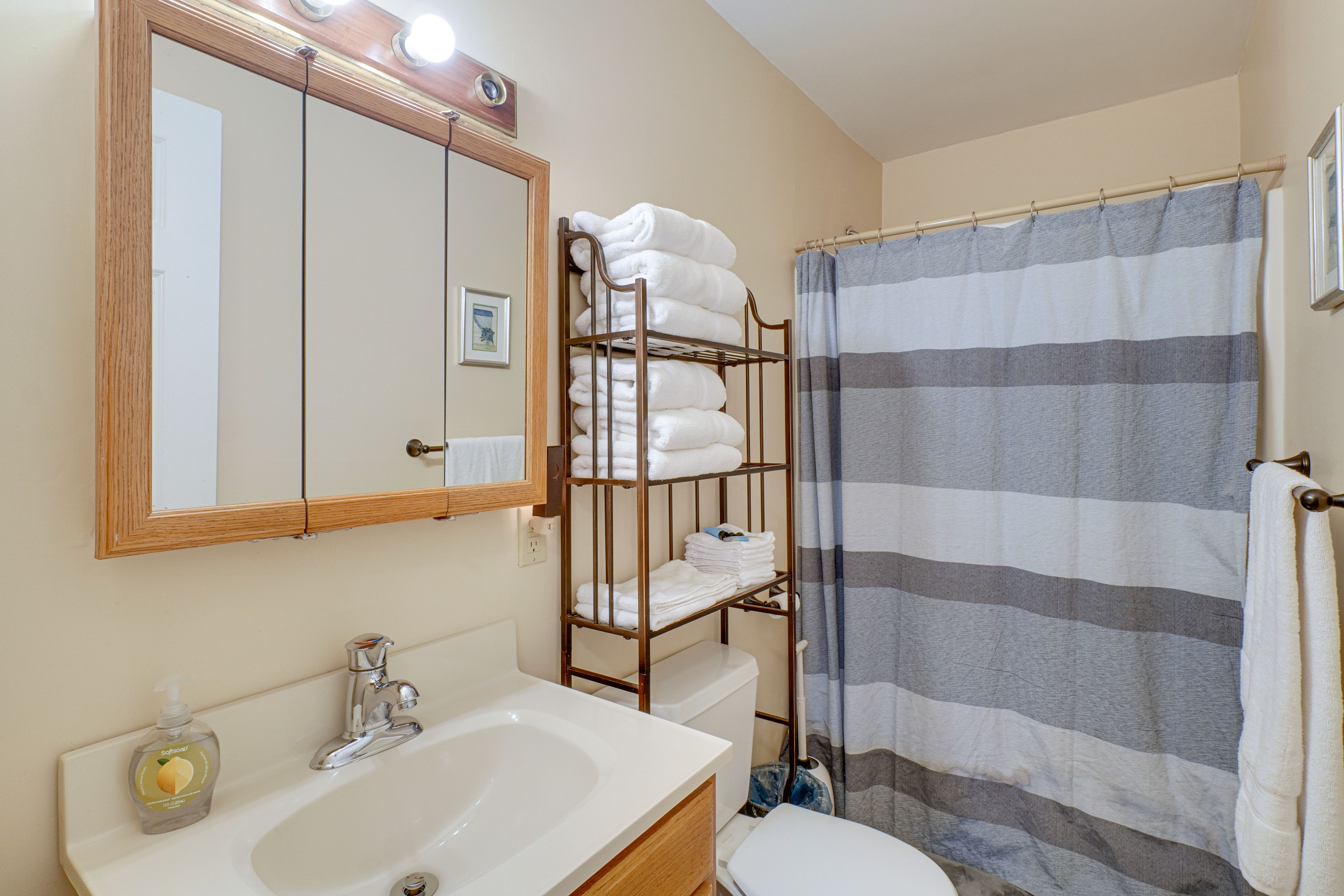 Bathroom | Towels Provided