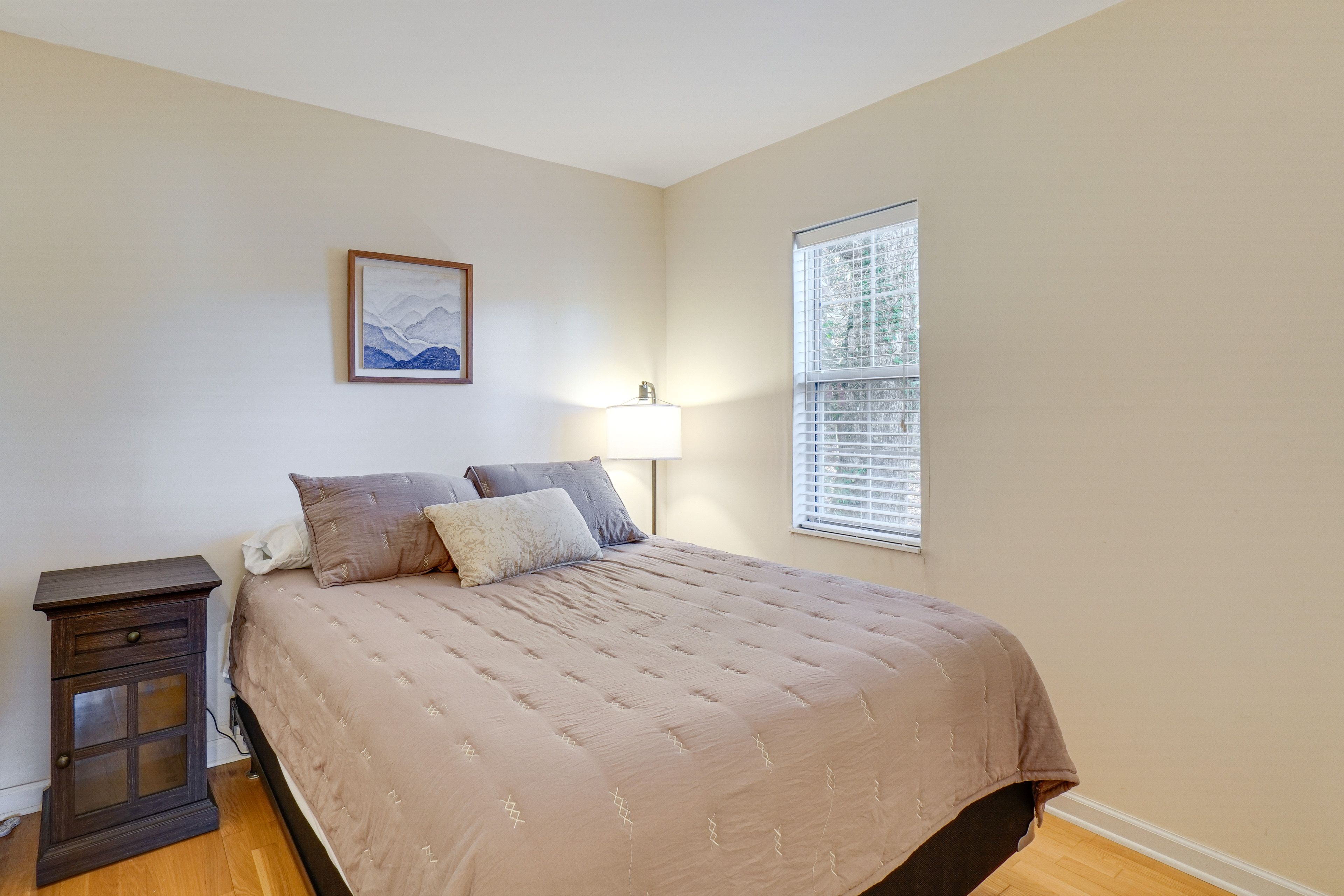 Bedroom 2 | Queen Bed