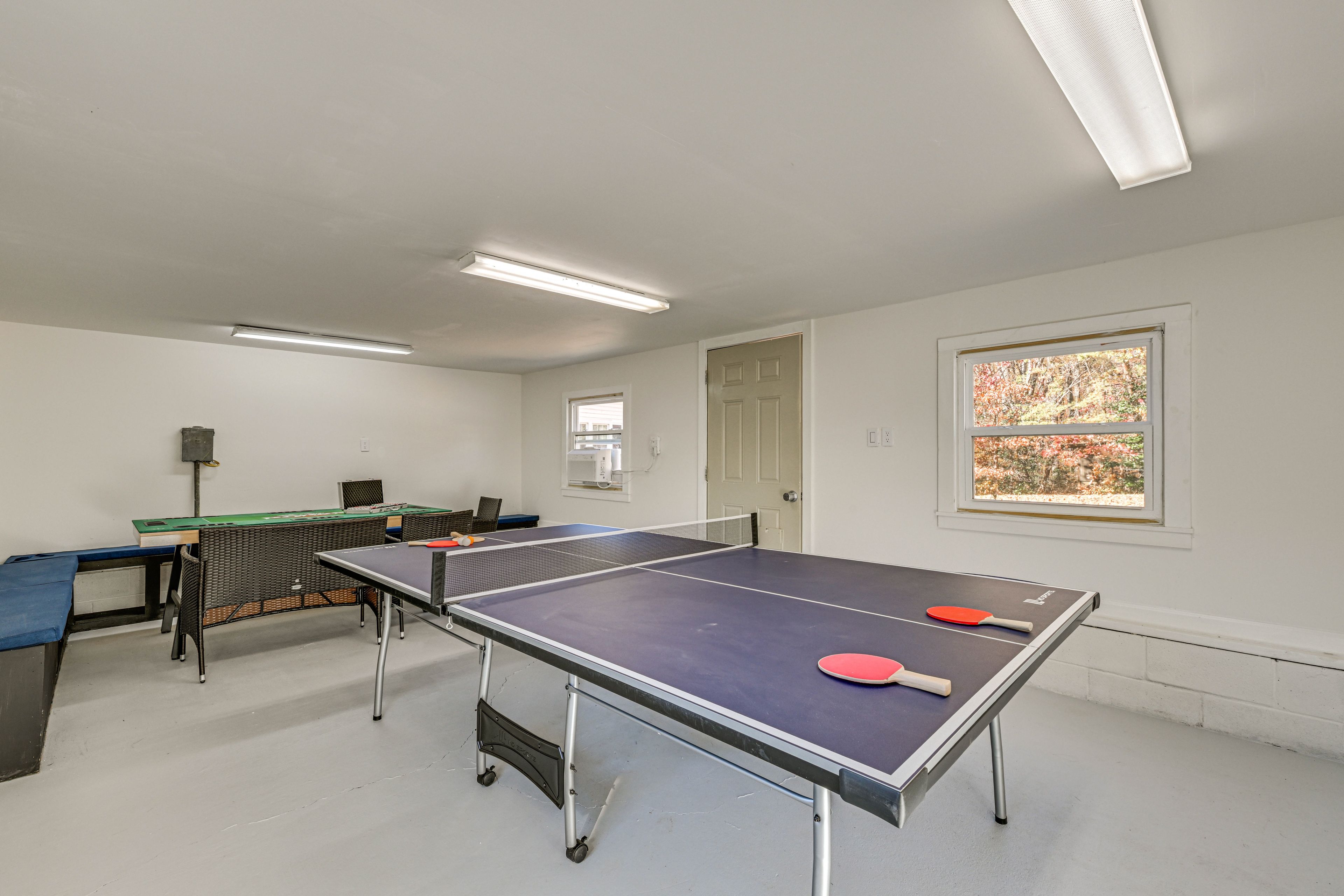 Game Room | Ping-Pong Table | Poker Table