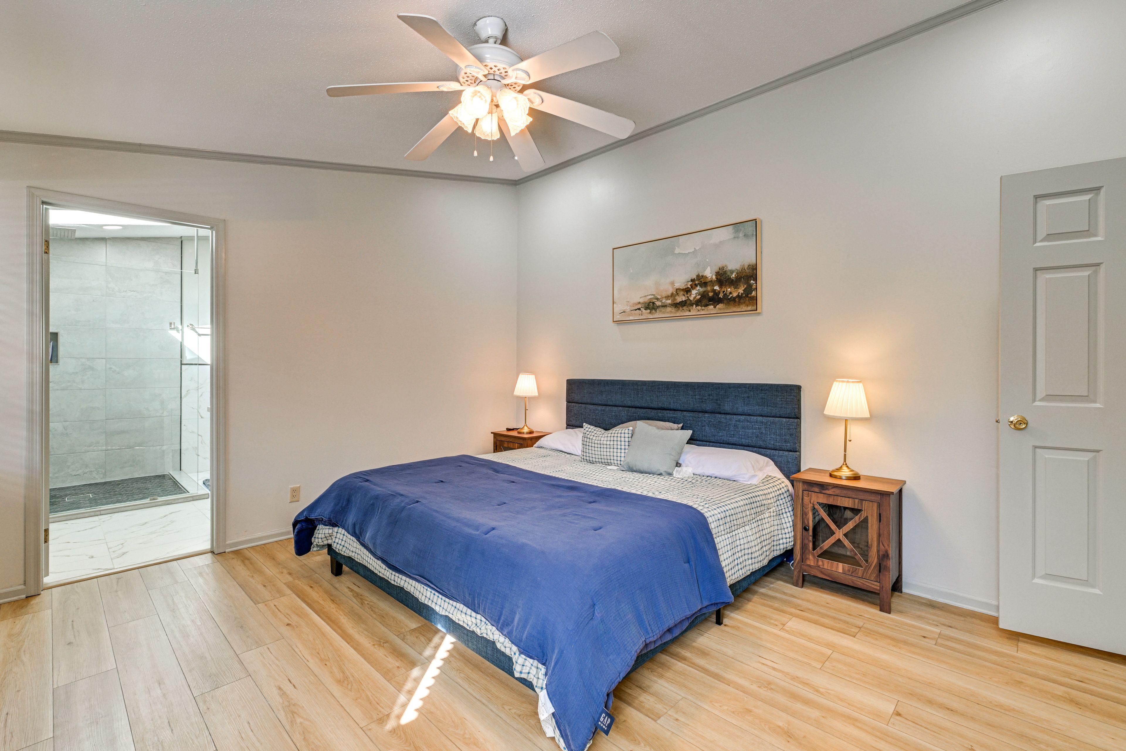 Bedroom 1 | King Bed