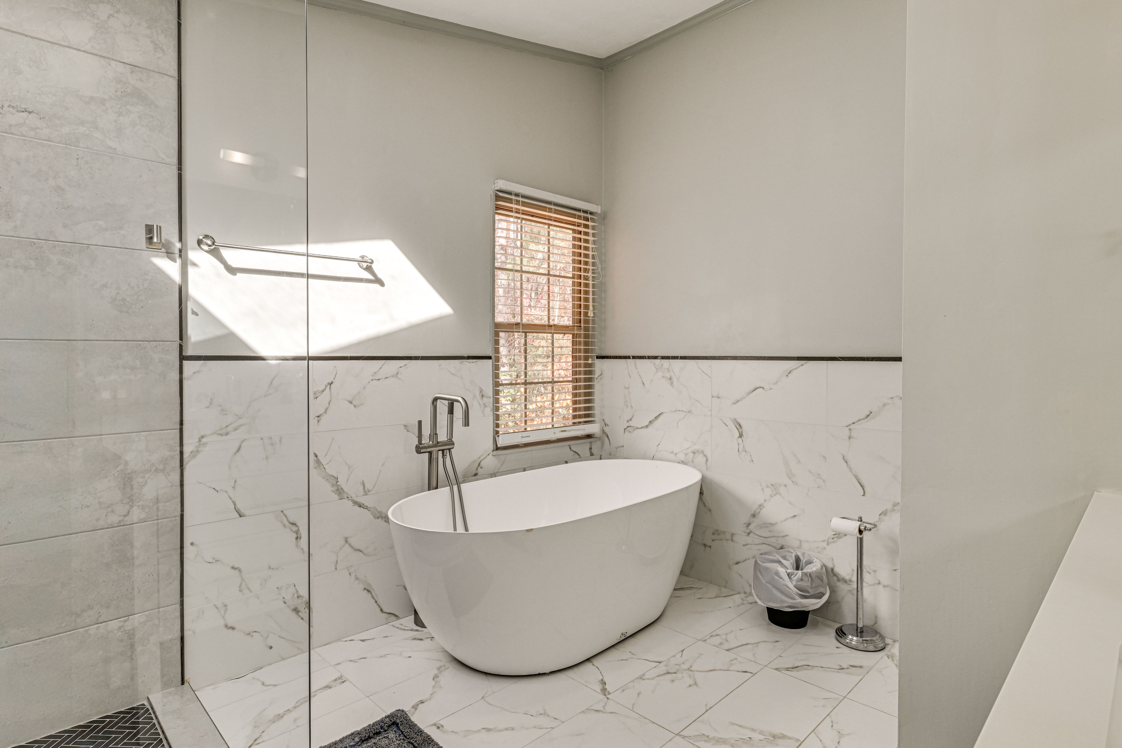 En-Suite Bathroom | Soaking Tub