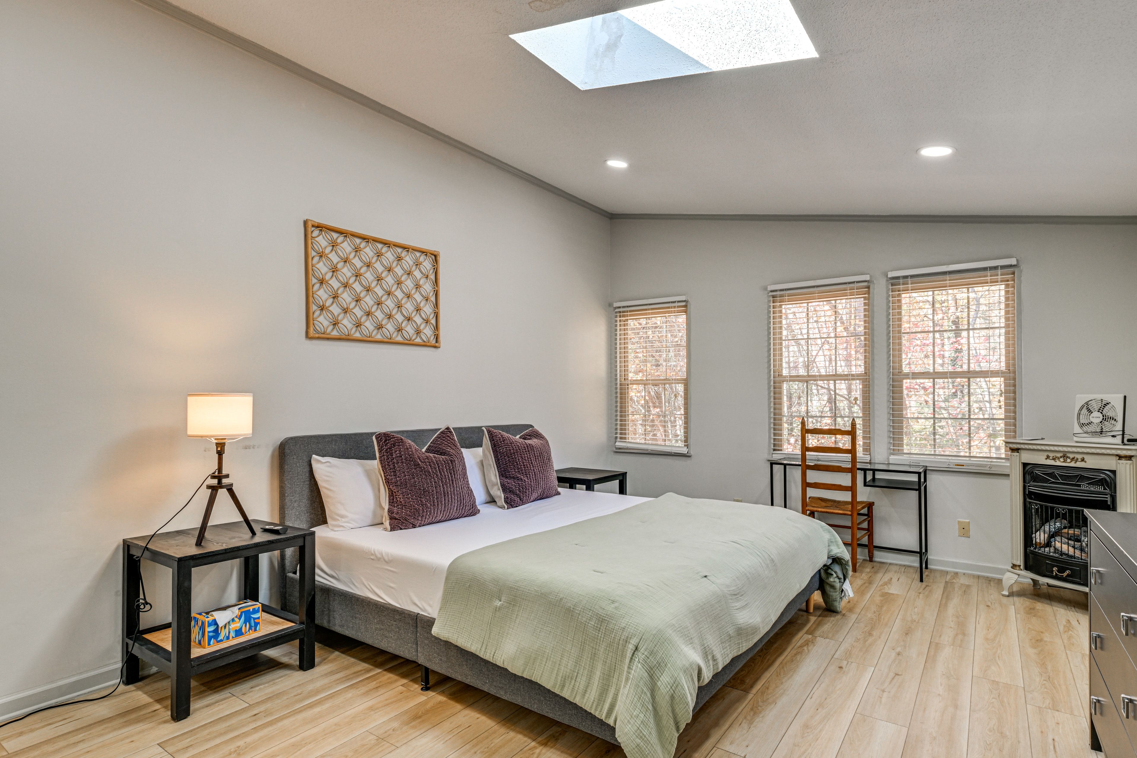 Bedroom 2 | King Bed