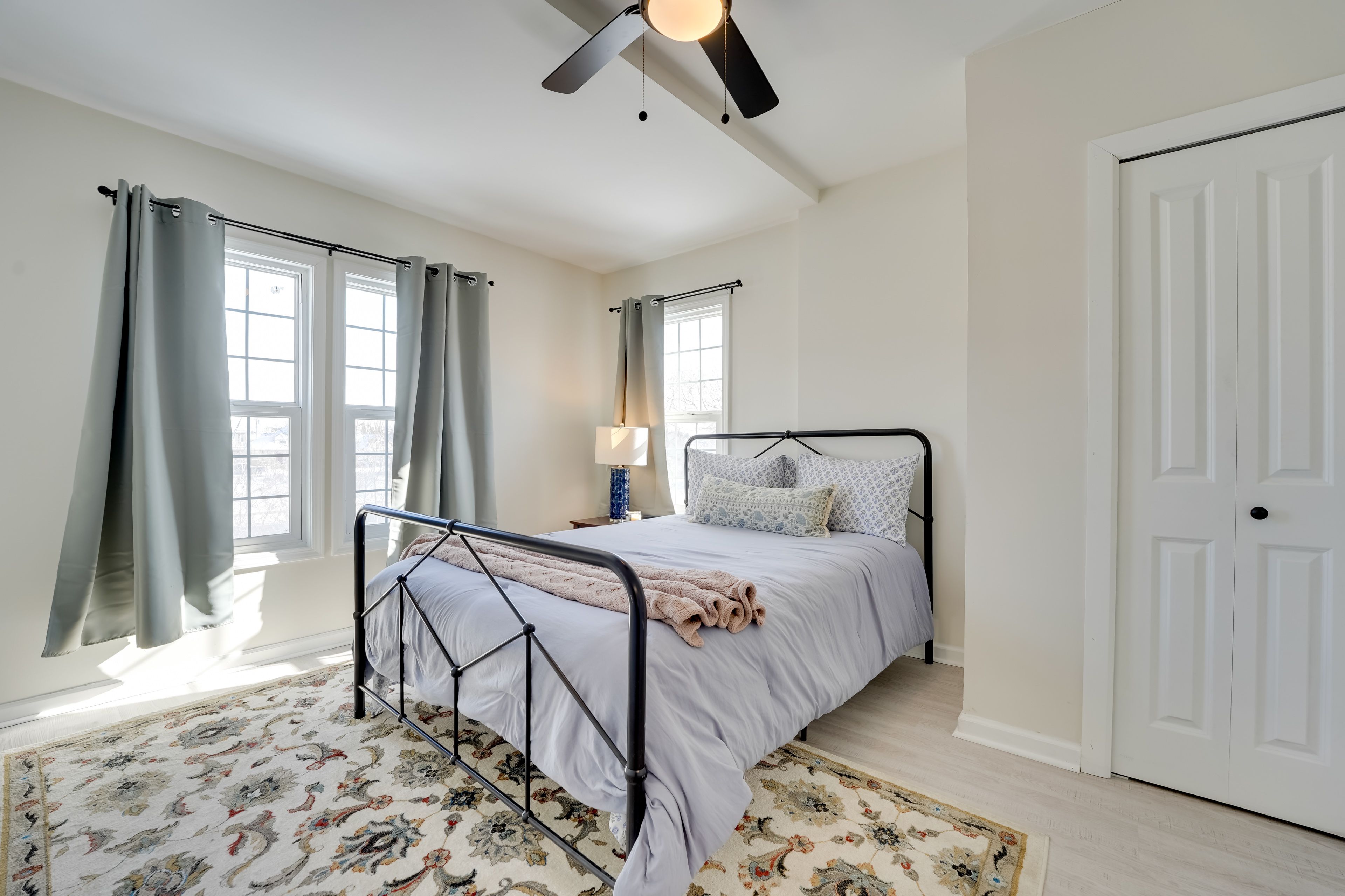 Bedroom 2 | Queen Bed