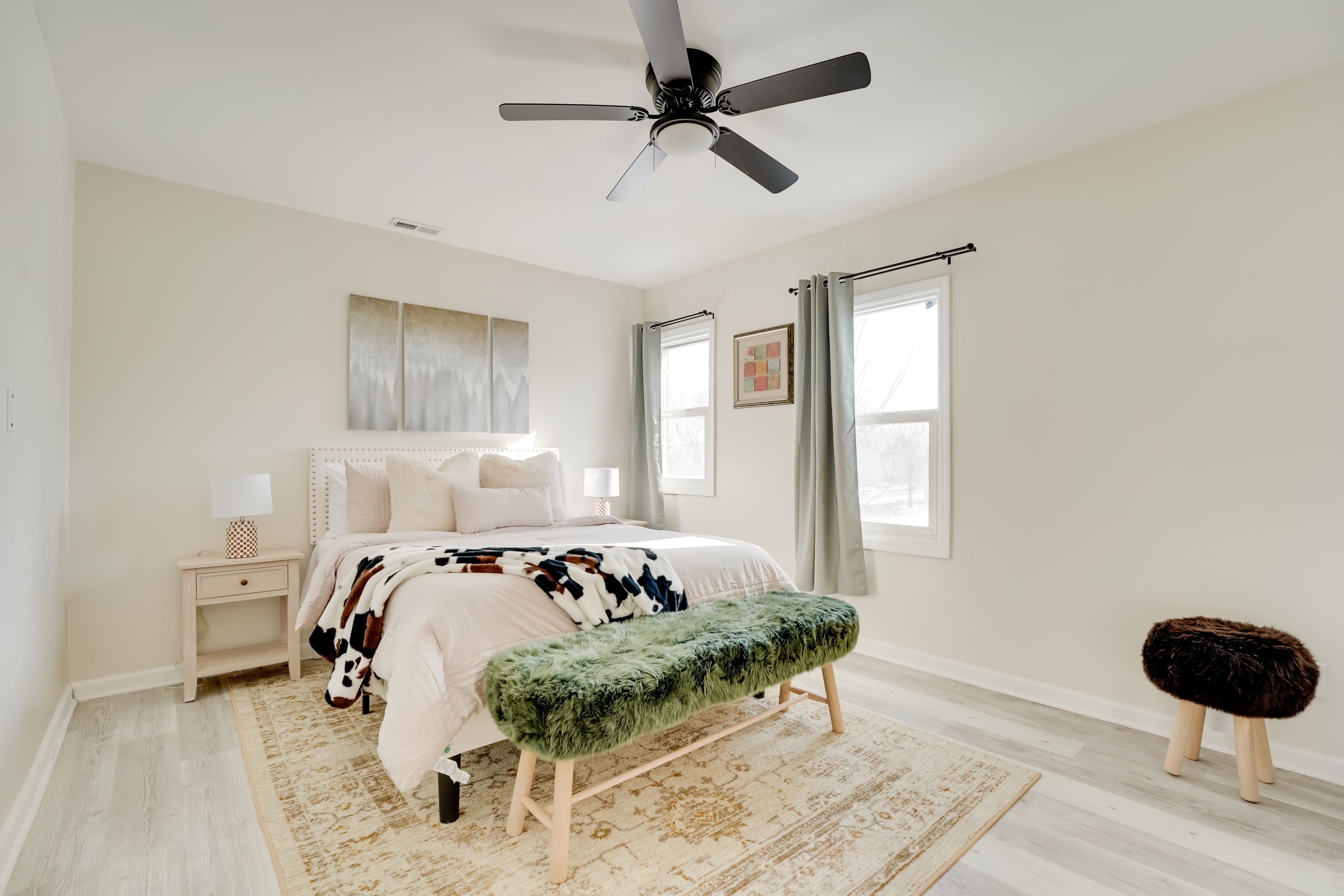 Bedroom 1 | Queen Bed