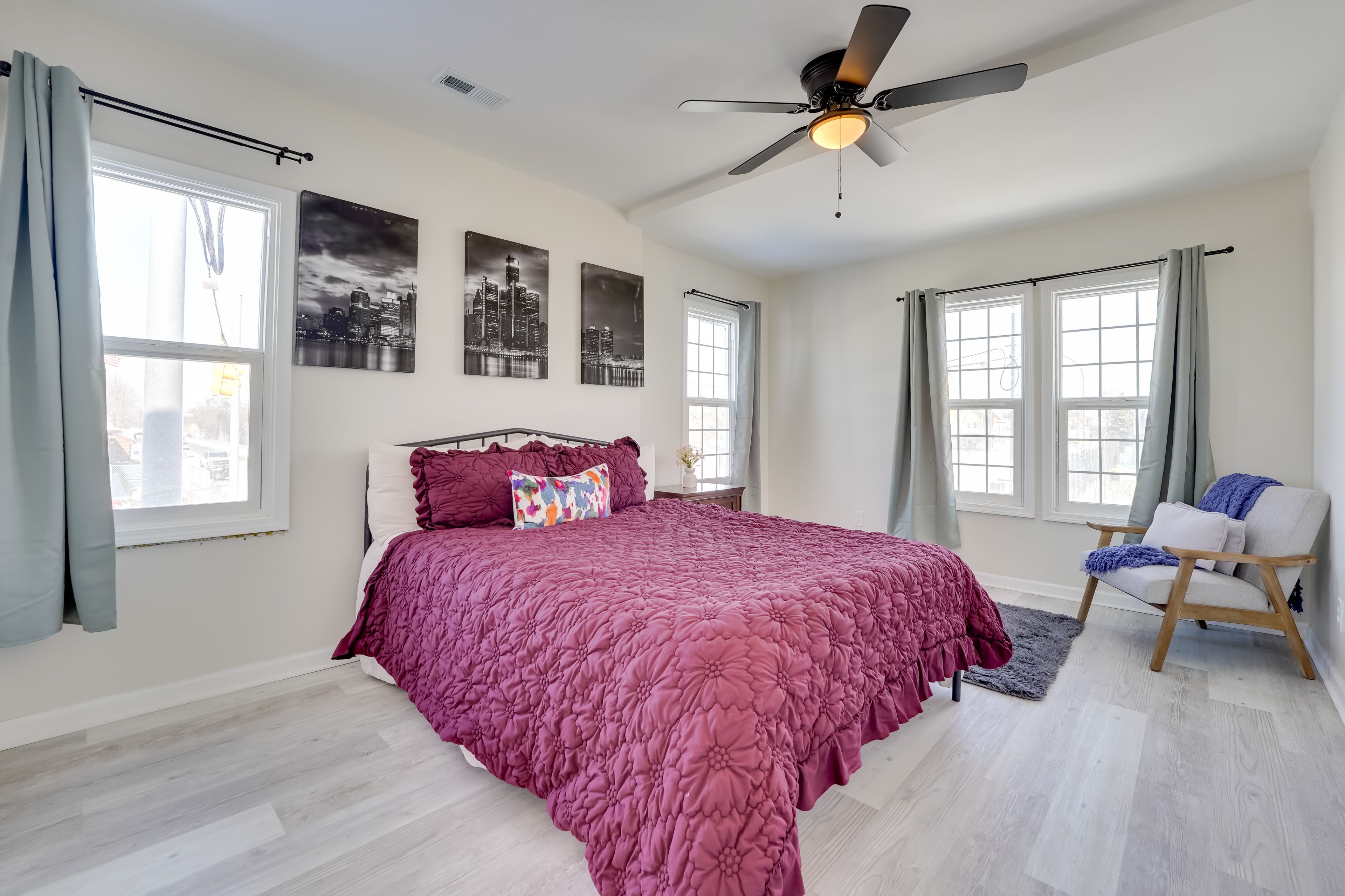 Bedroom 3 | Queen Bed