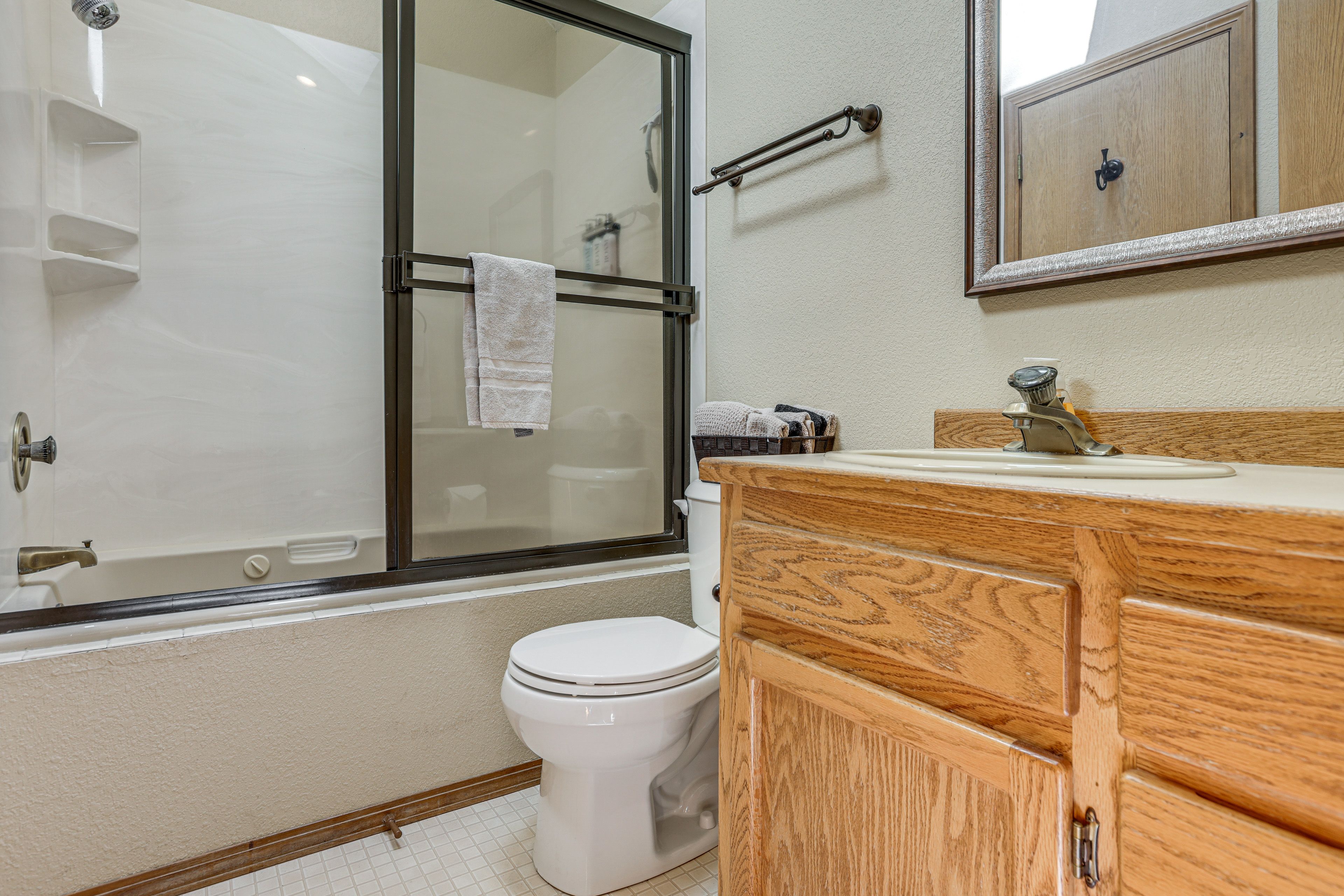 En-Suite Bathroom | Towels Provided | 2nd Floor