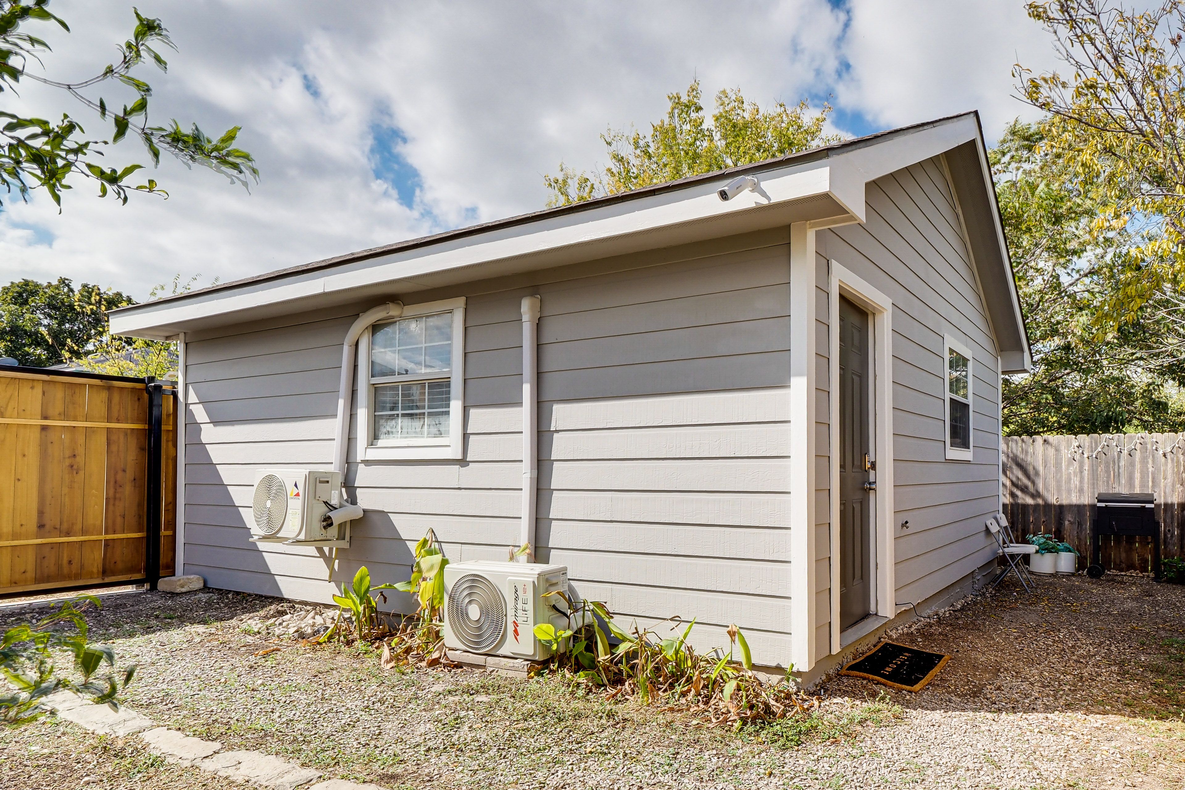 Exterior | Single-Story Apartment | 12 Mi to UT Austin