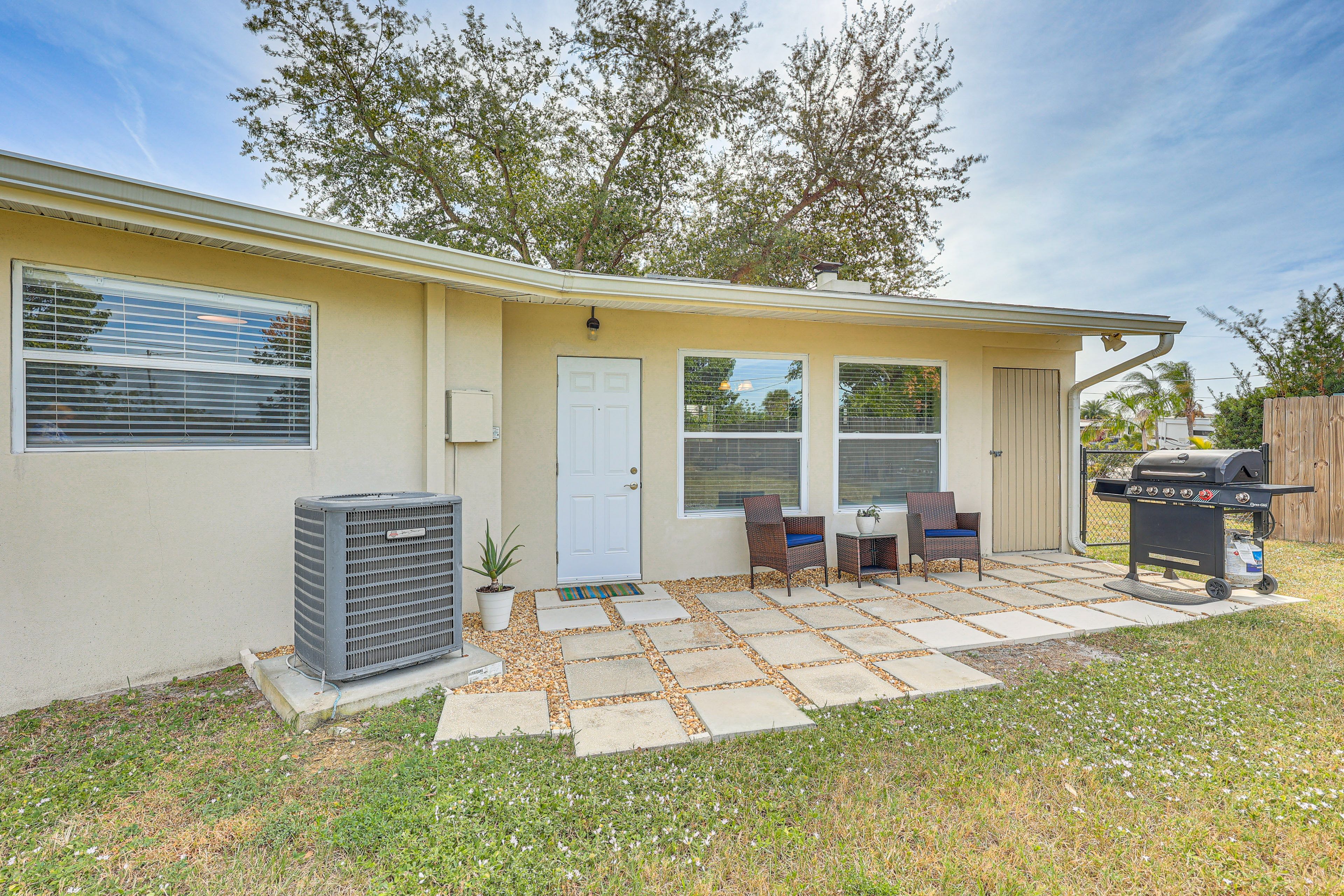 Patio | Gas Grill | Lounge Seating