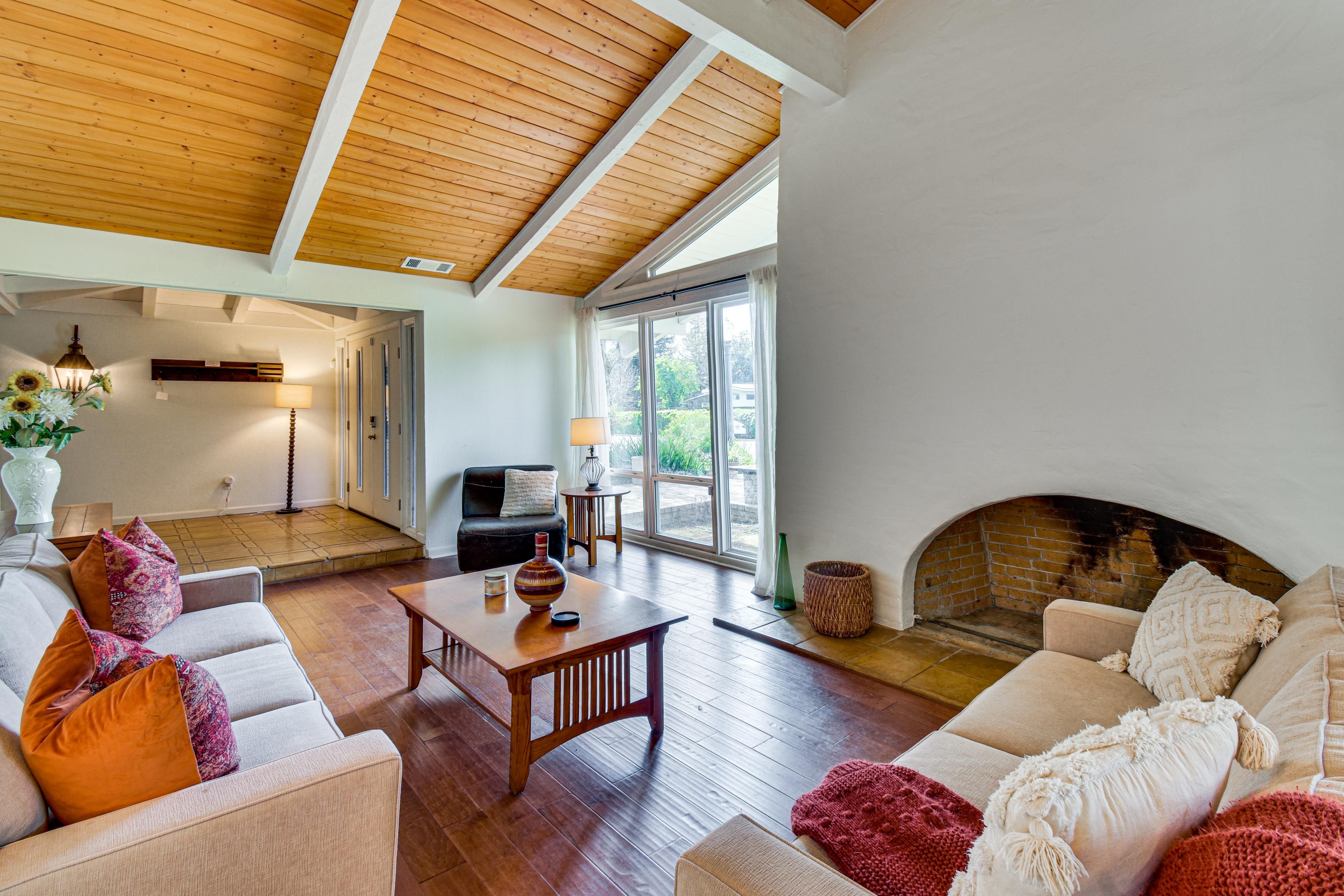 Family Room | Fireplace