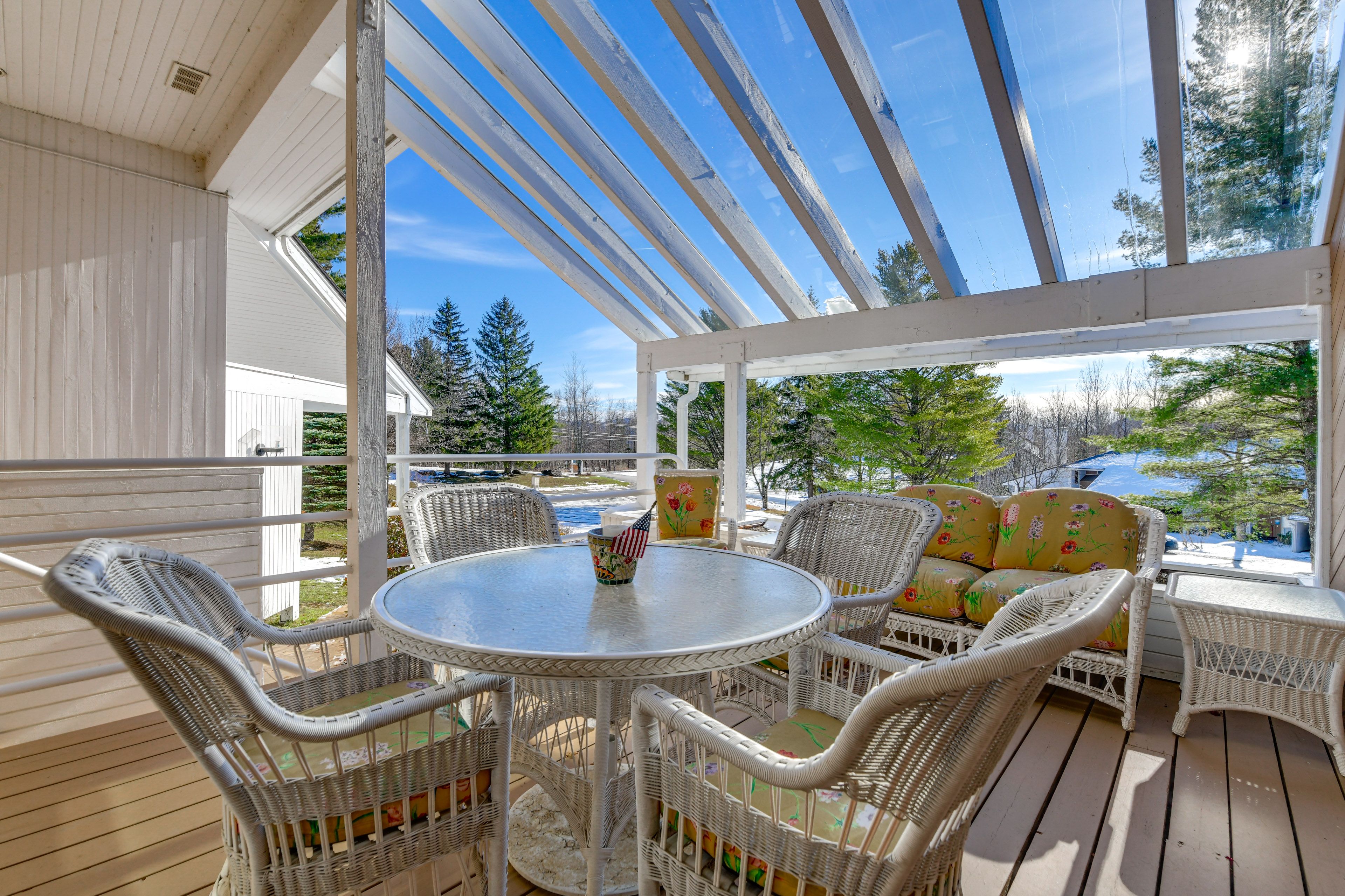Deck | Outdoor Dining Area | 3-Story Home