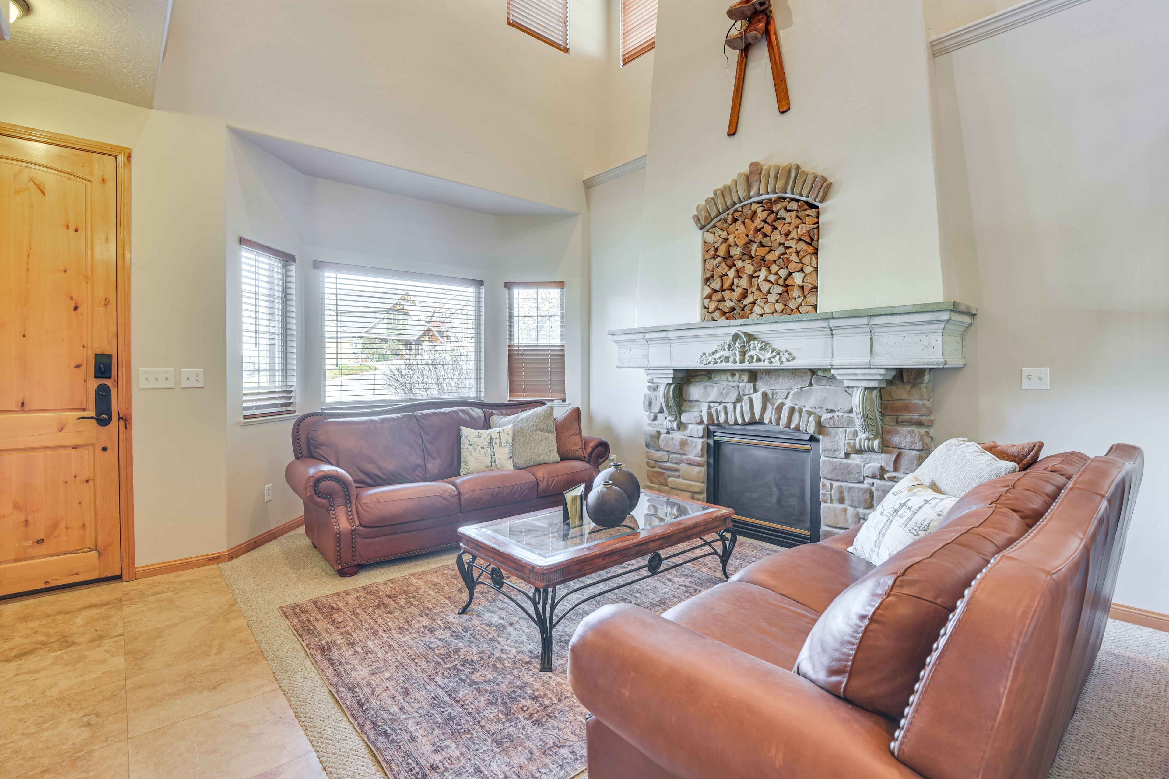 Living Room | Main Level | Gas Fireplace