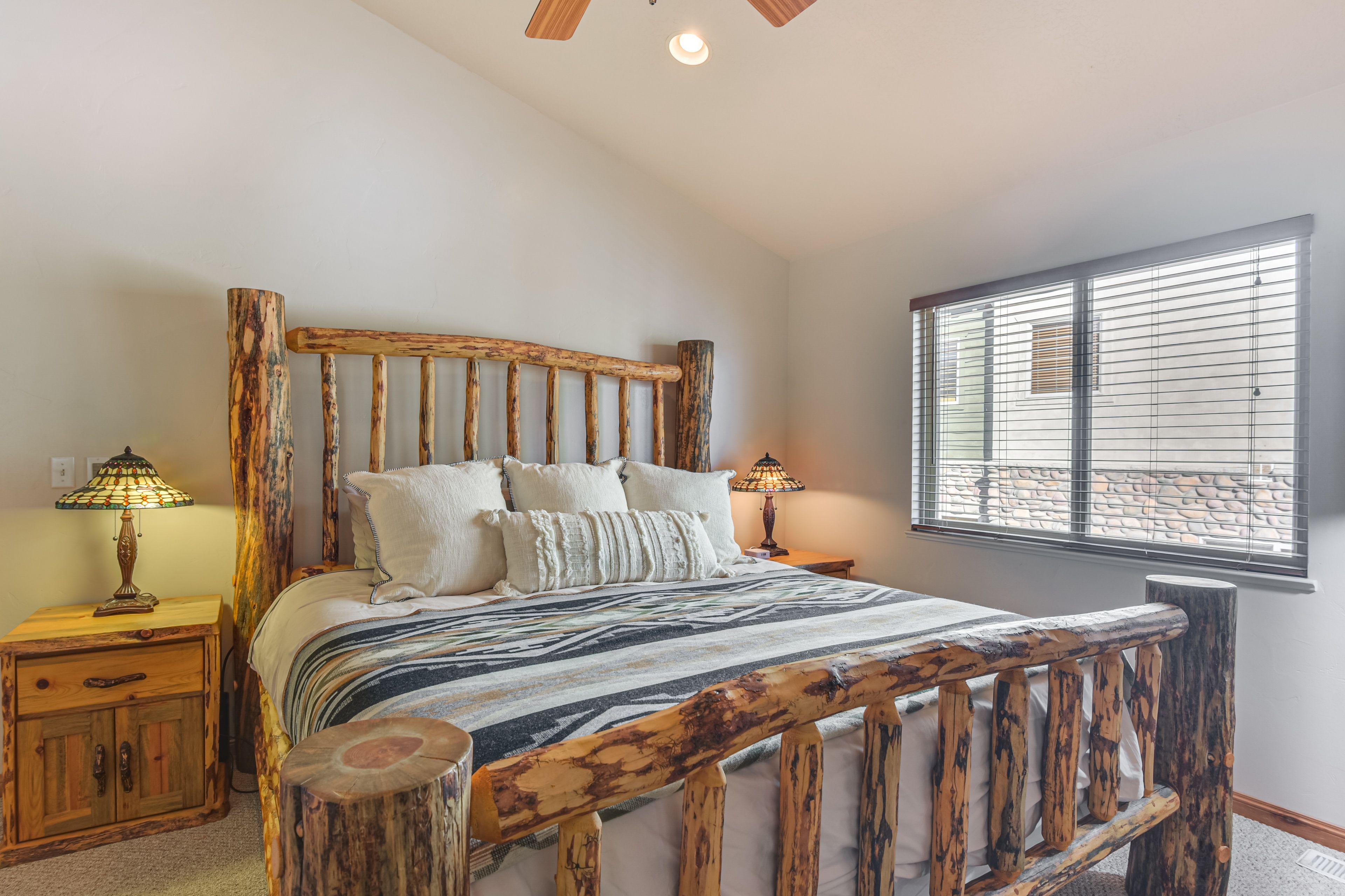 Bedroom 2 | Top Level | King Bed | Linens Provided | Smart TV