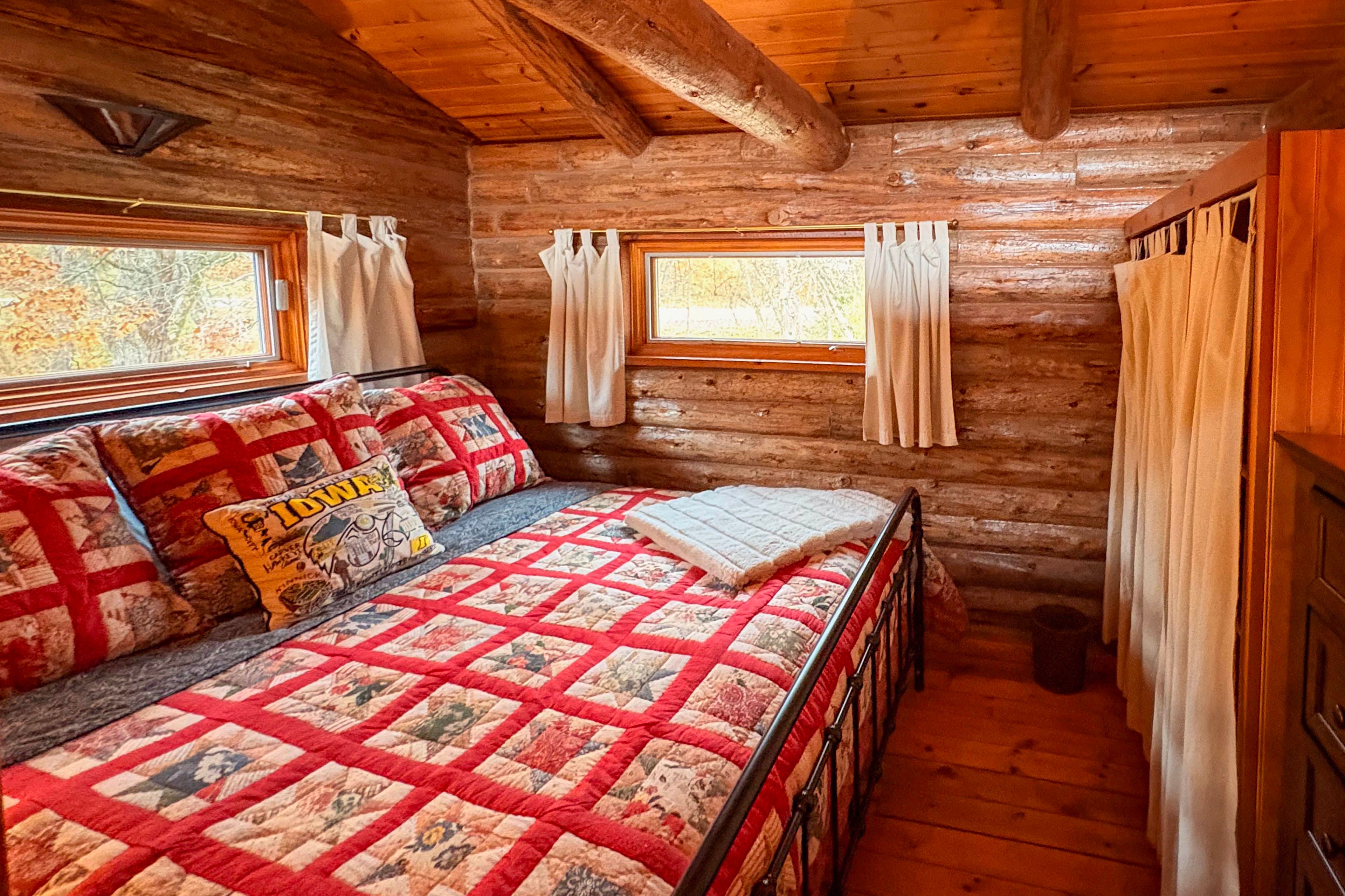 Bedroom 2 | King Bed | Smart TV | 3rd Floor