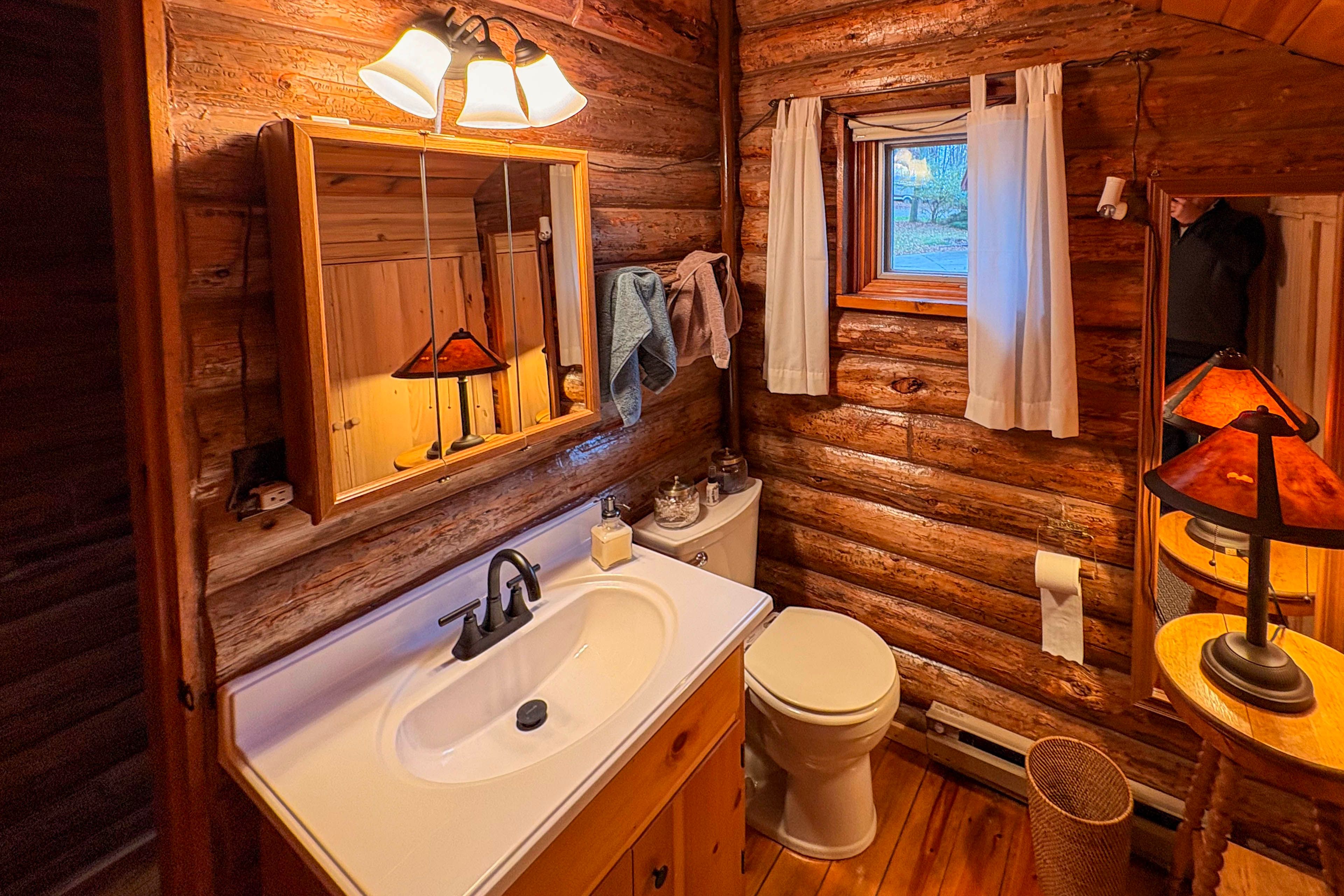 Half Bathroom | 2nd Floor