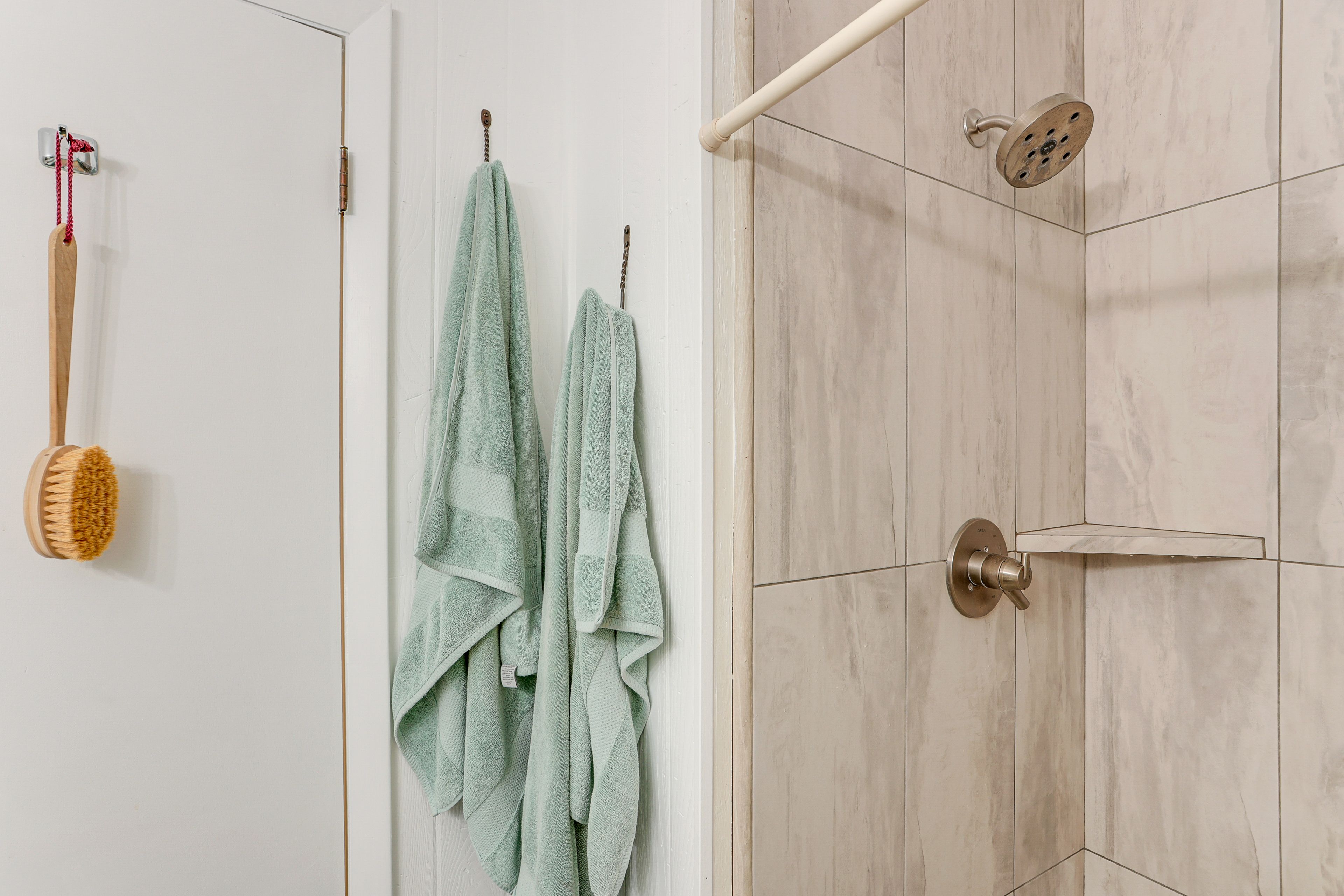 Full Bathroom | 2nd Floor