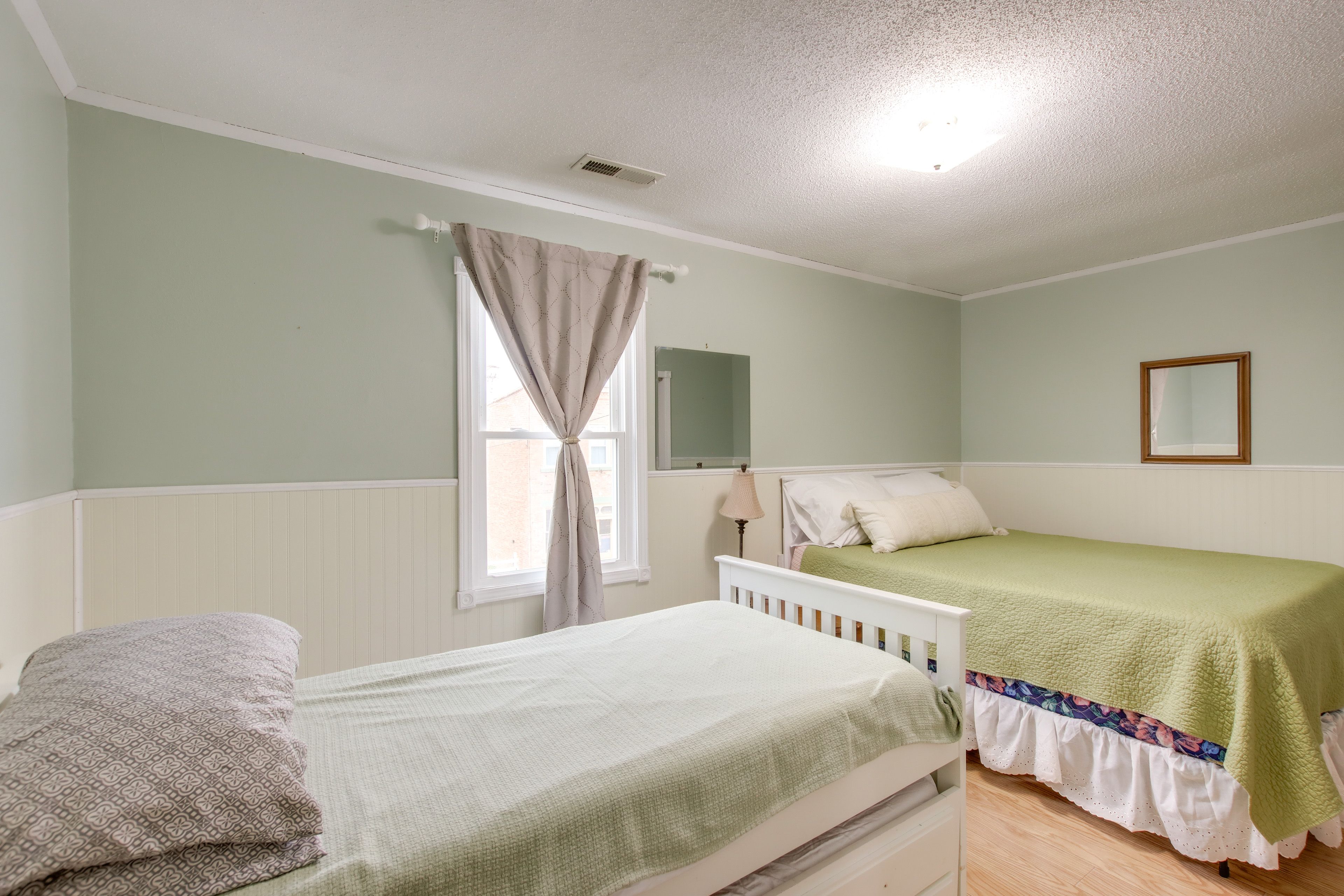 Bedroom 3 | Queen Bed | Twin Bed w/ Twin Trundle