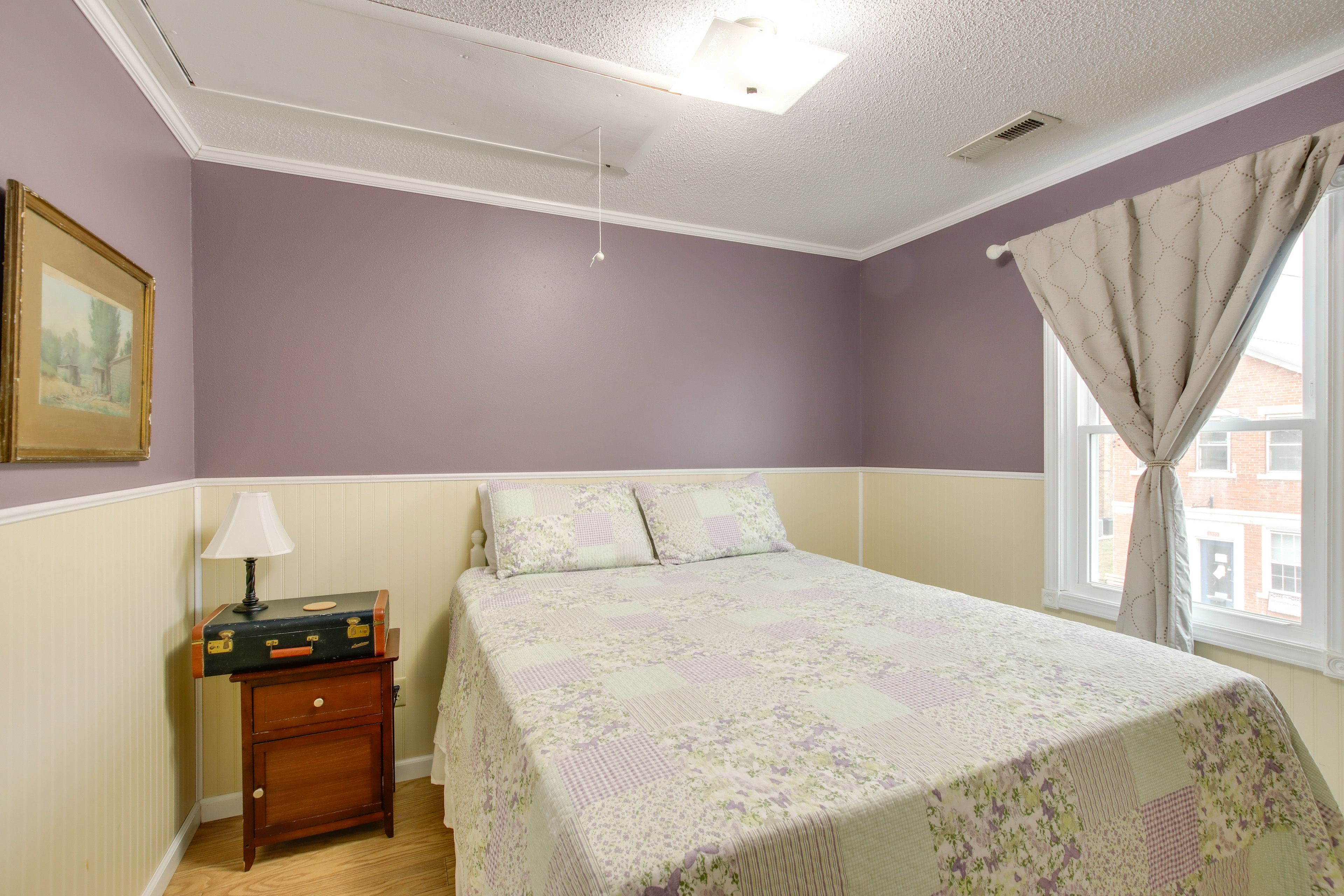 Bedroom 2 | Queen Bed