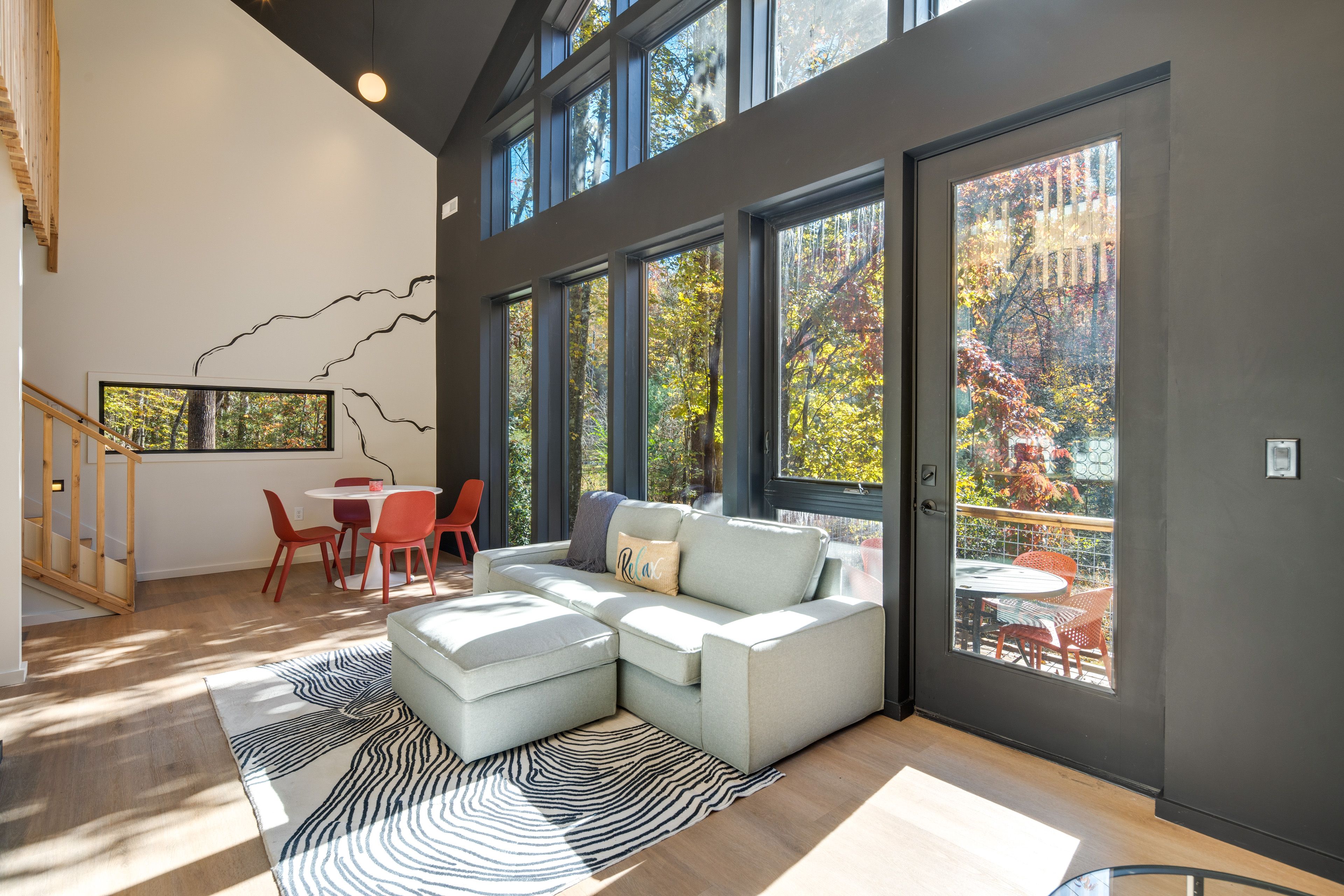 Living Room | Main Level | Free WiFi | Smart TV