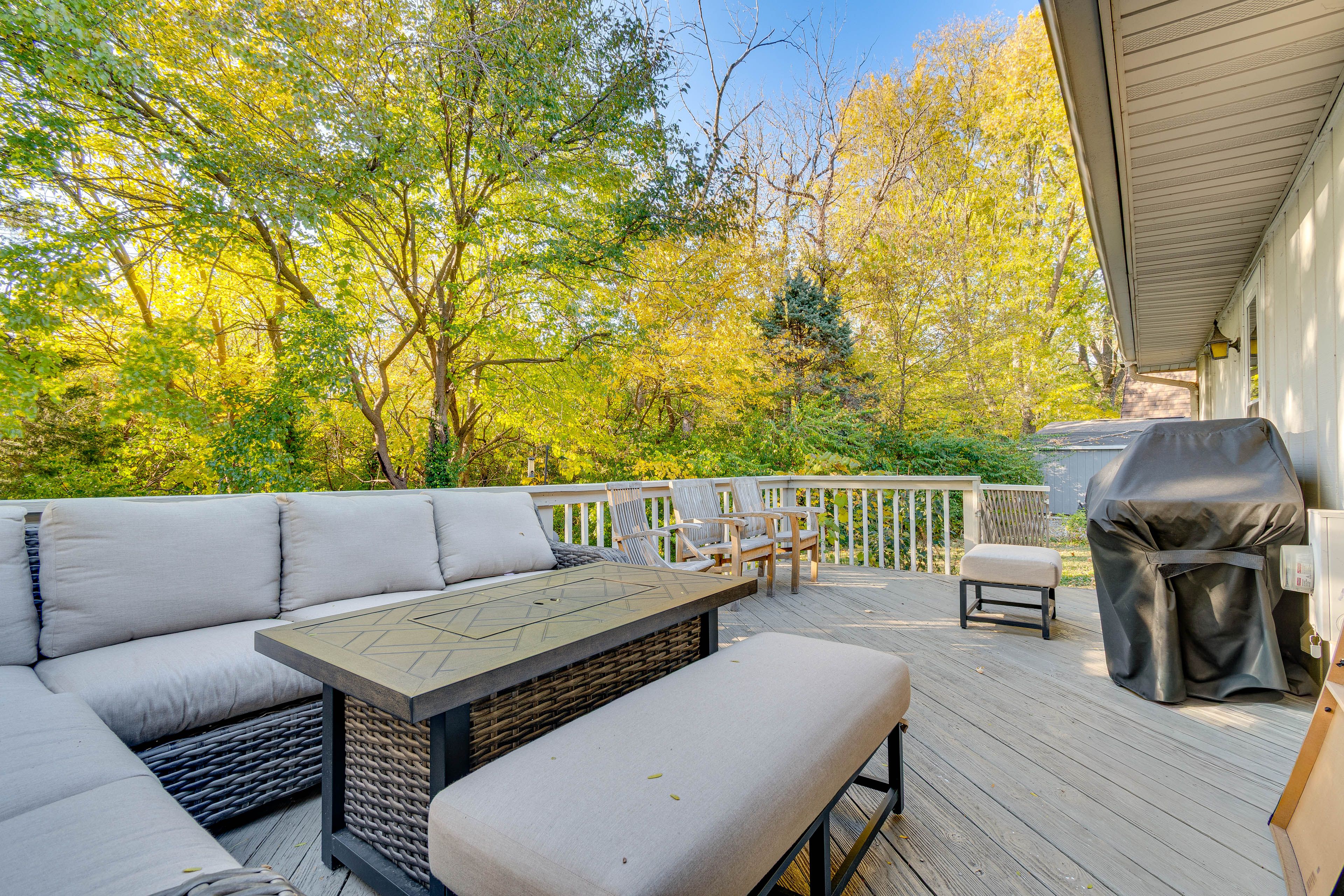 Private Deck | Fire Table | Gas Grill