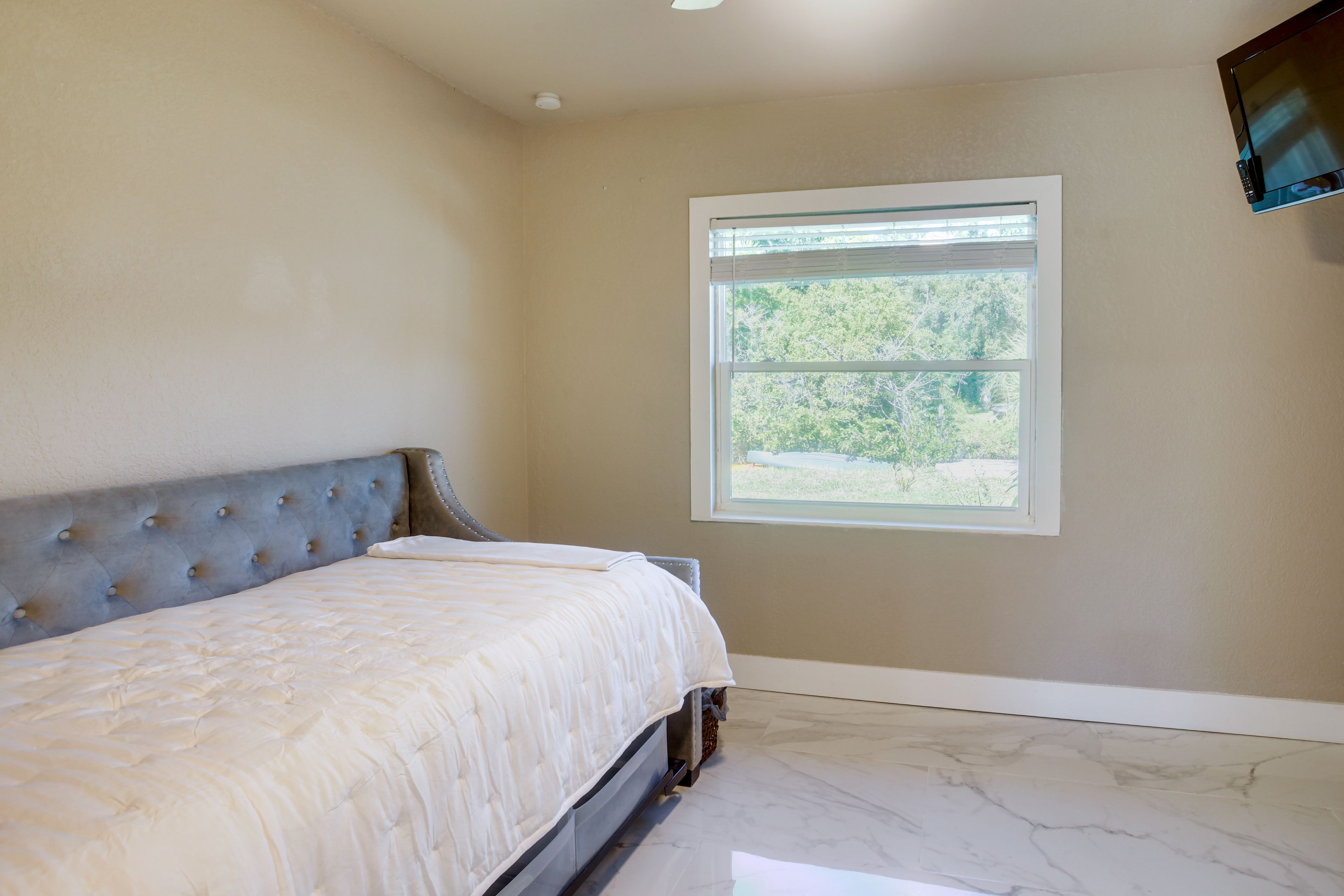 Bedroom 2 | Twin Daybed