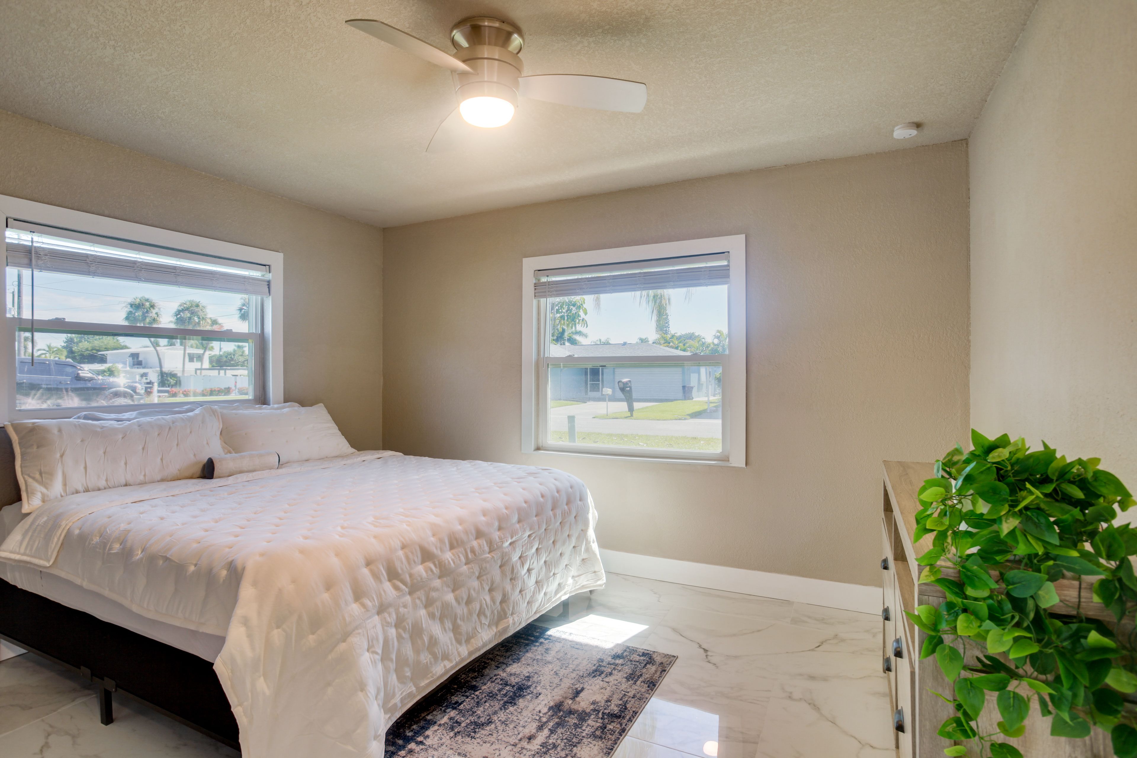 Bedroom 1 | King Bed | Linens Provided