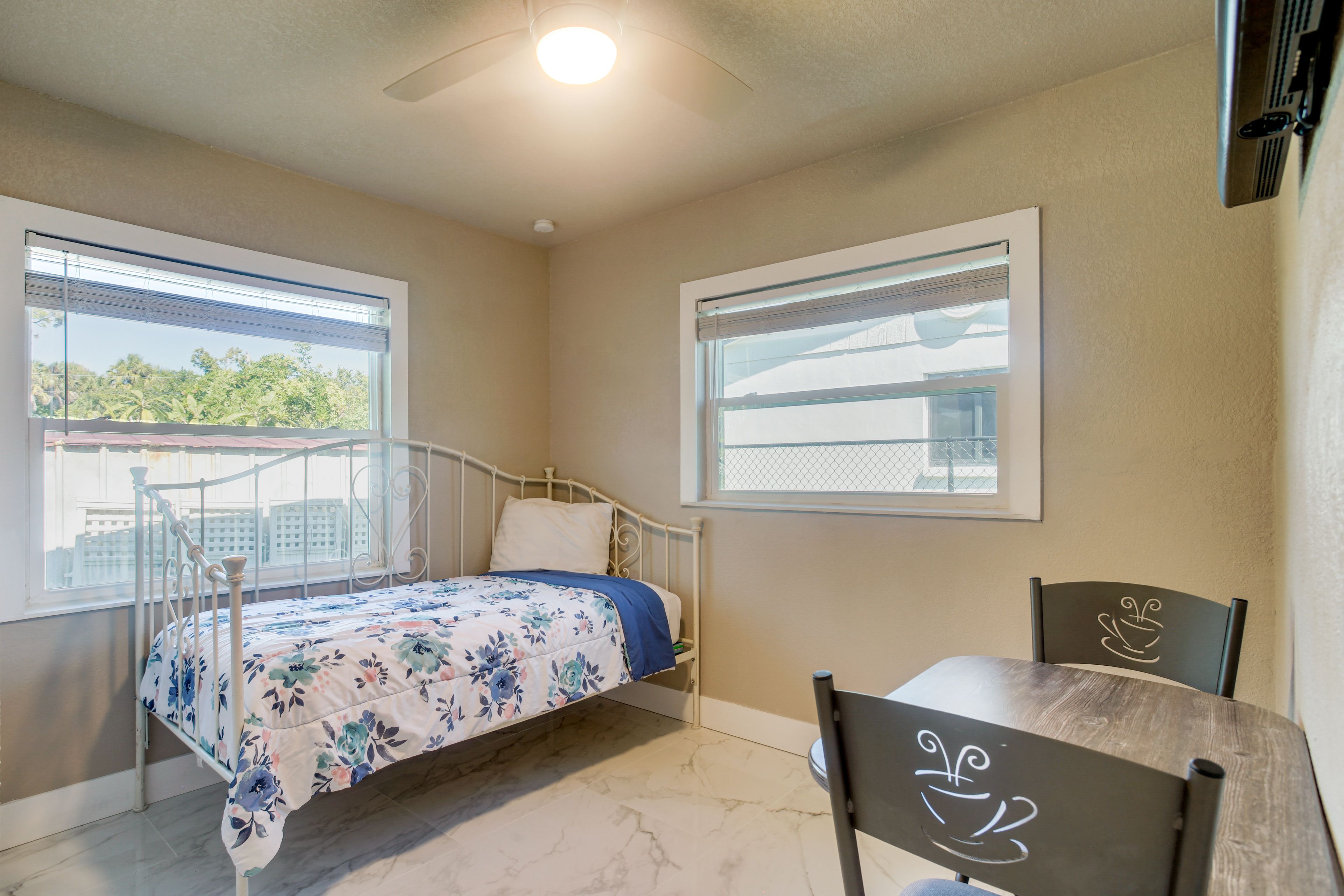 Bedroom 3 | Twin Daybed