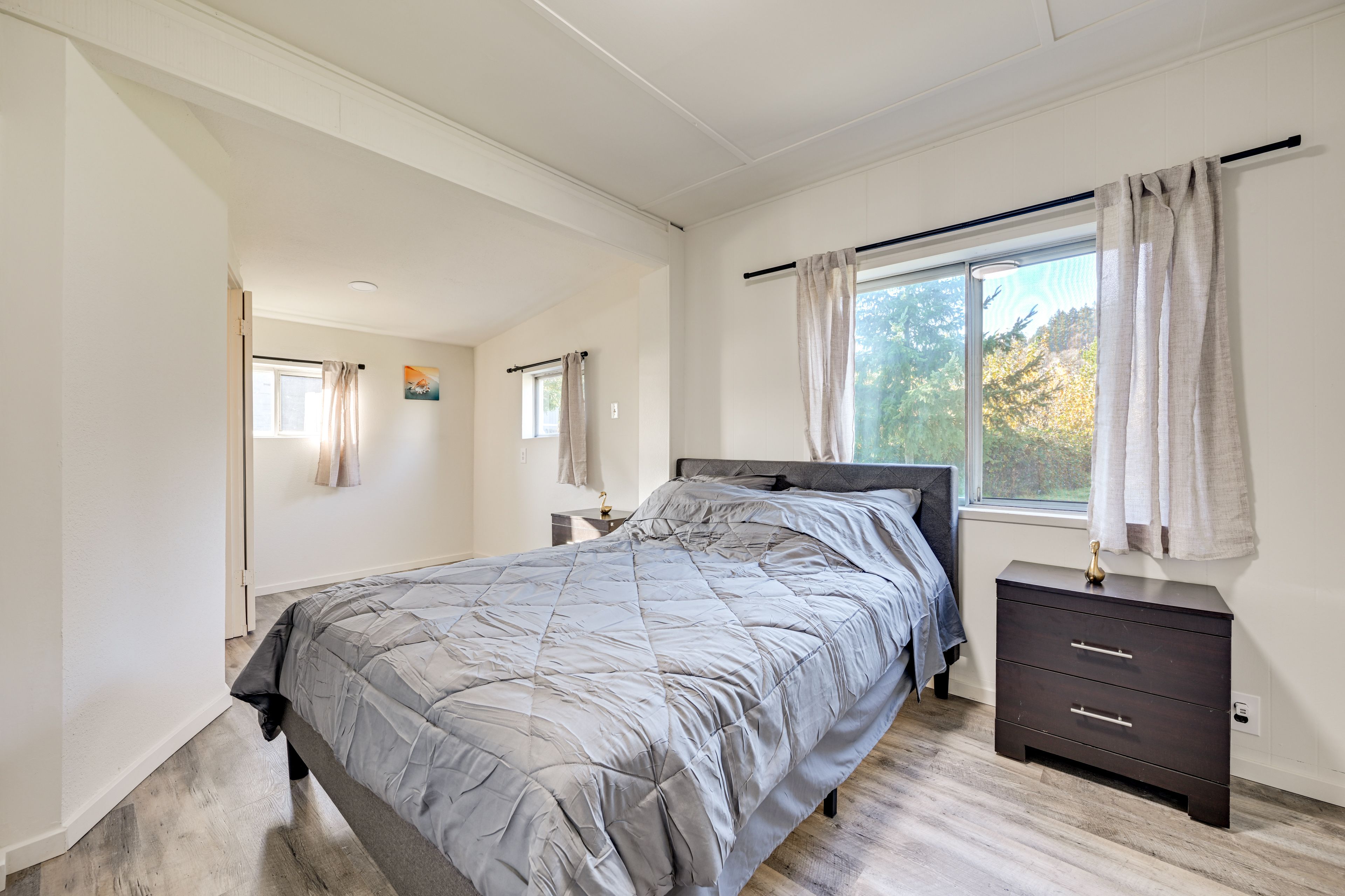 Bedroom 2 | 1st Floor | Queen Bed