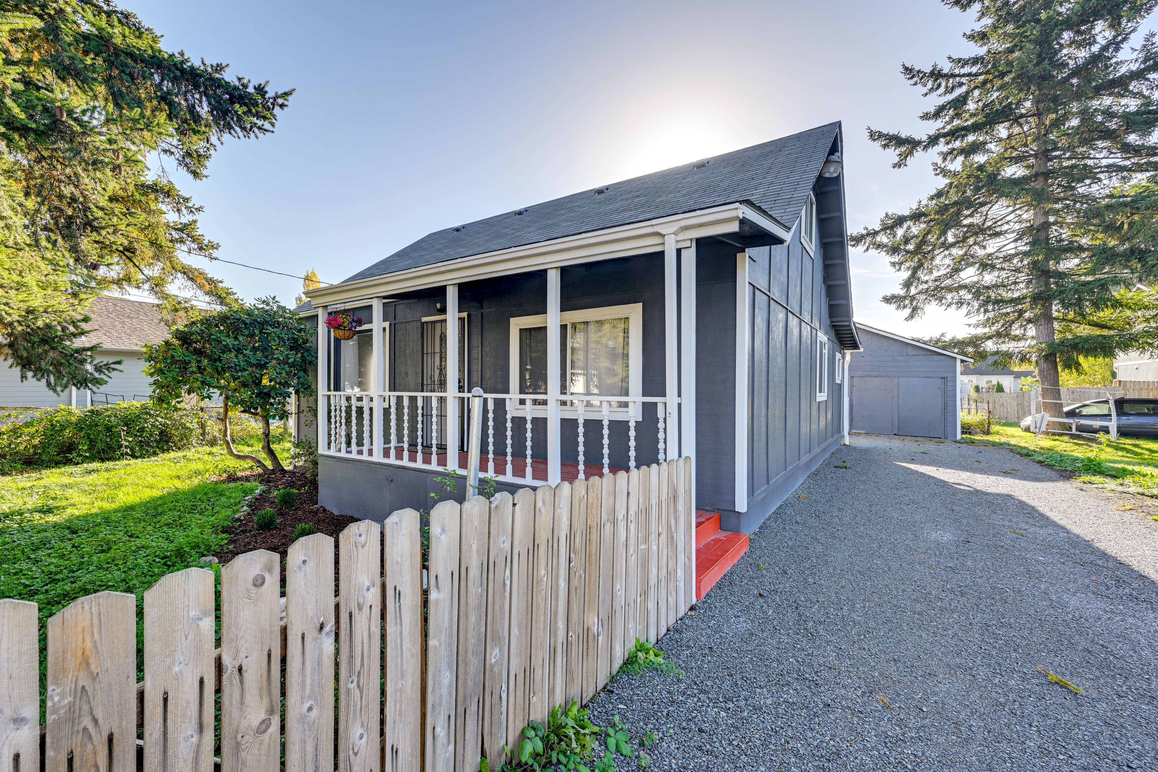 Algona Vacation Rental | 3BR | 2BA | 4 Steps to