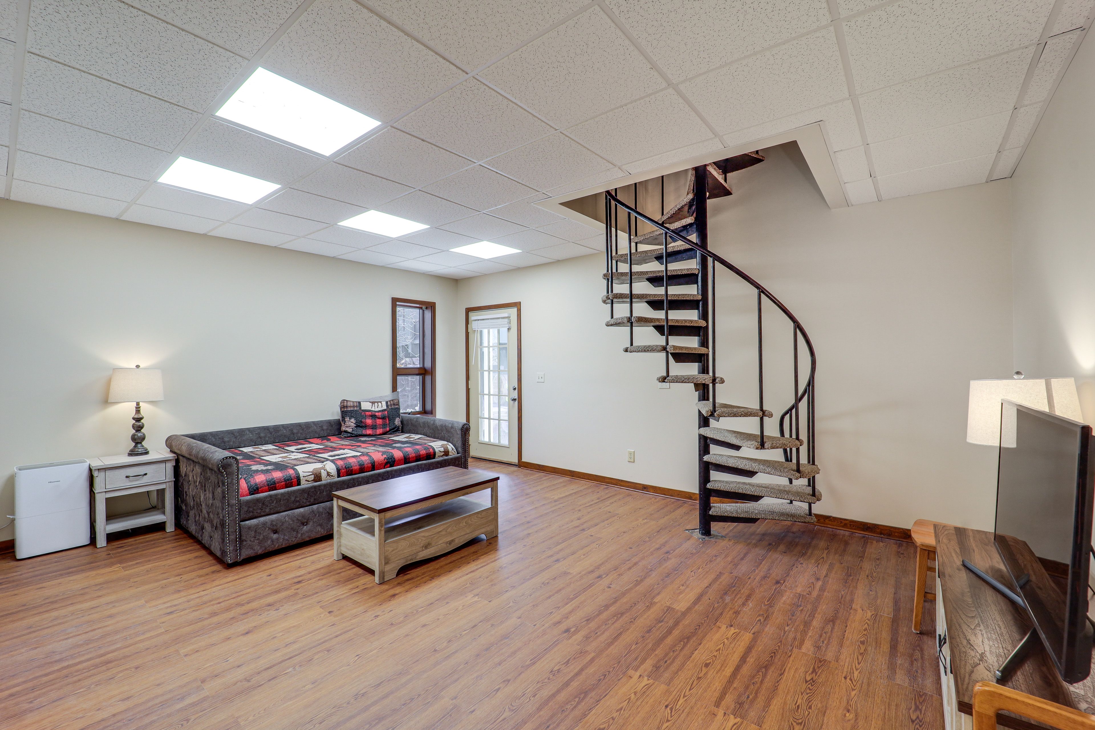 Den | Full Daybed | In-Unit Laundry | Lower Floor