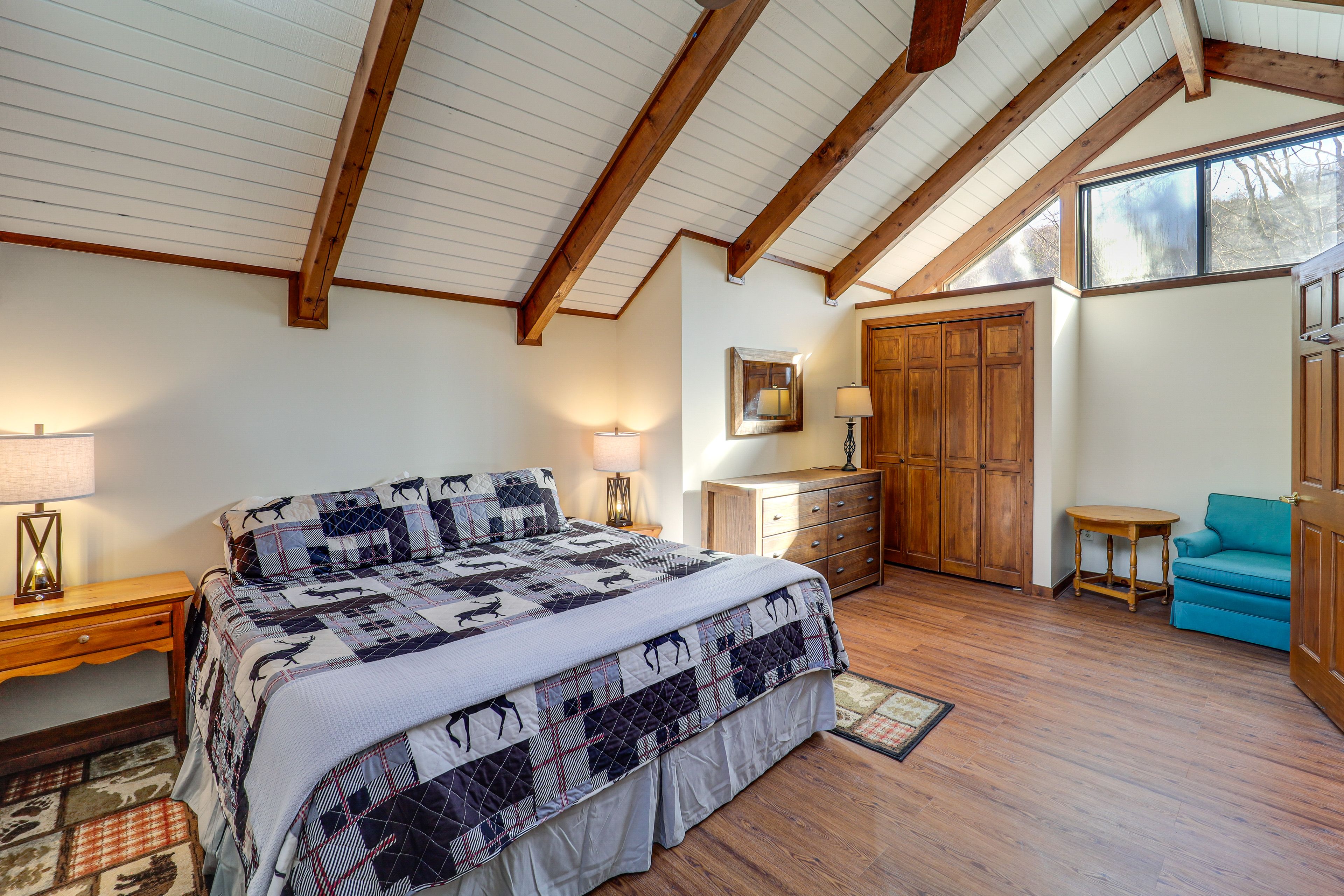 Bedroom 1 | King Bed | Top Floor