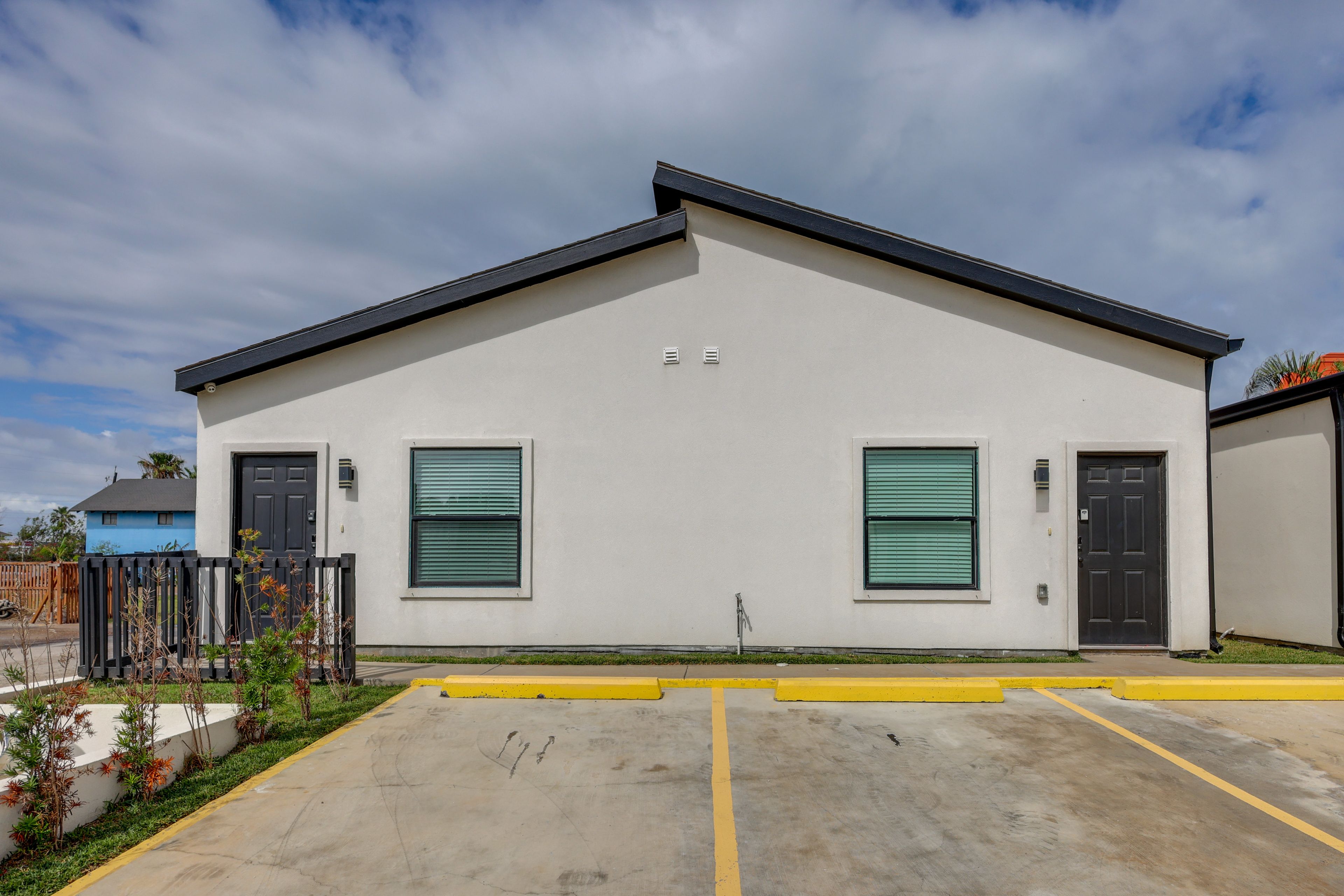 Parking | Community Lot (First-Come, First-Served)