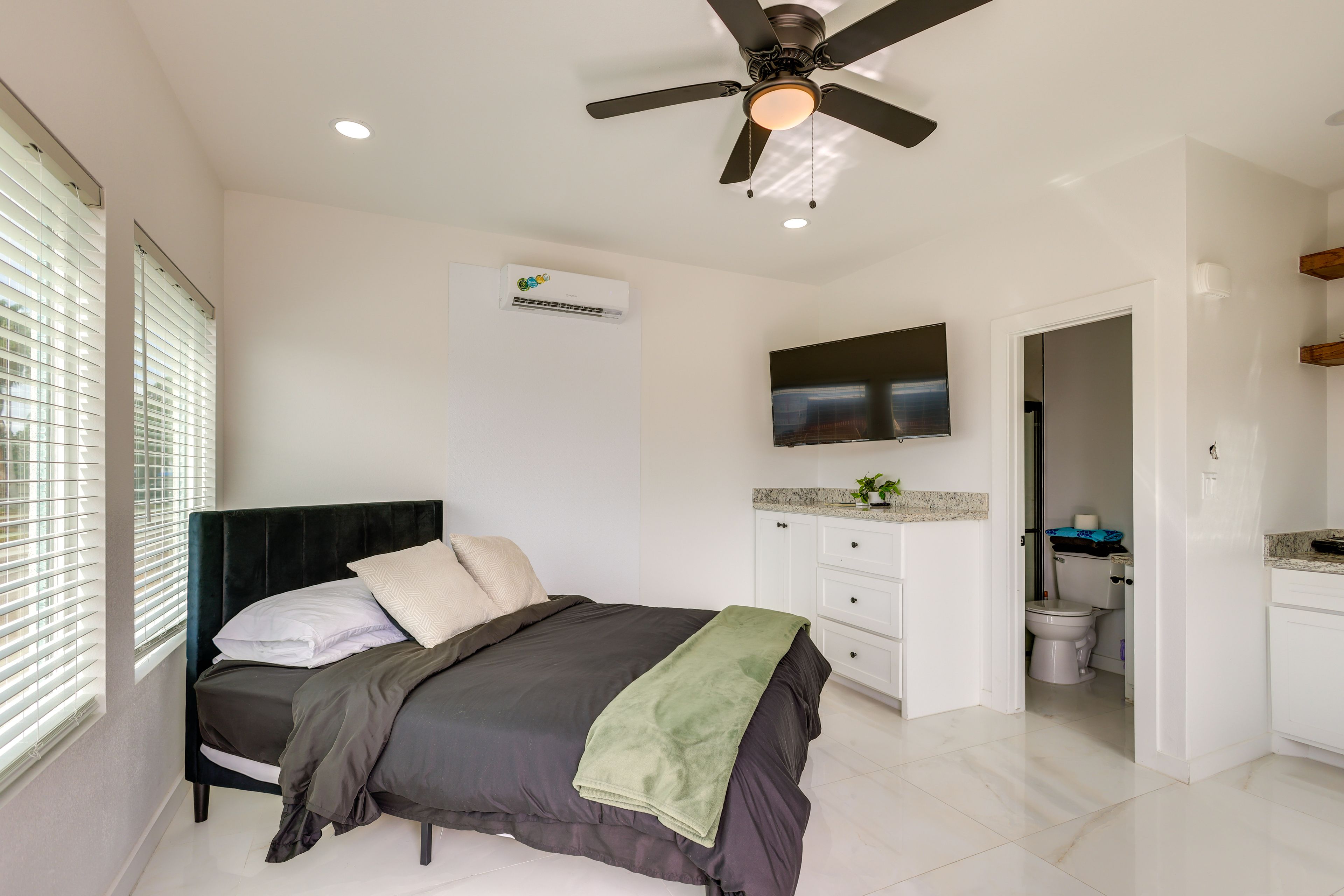 South Padre Island Vacation Rental | Studio | 1BA