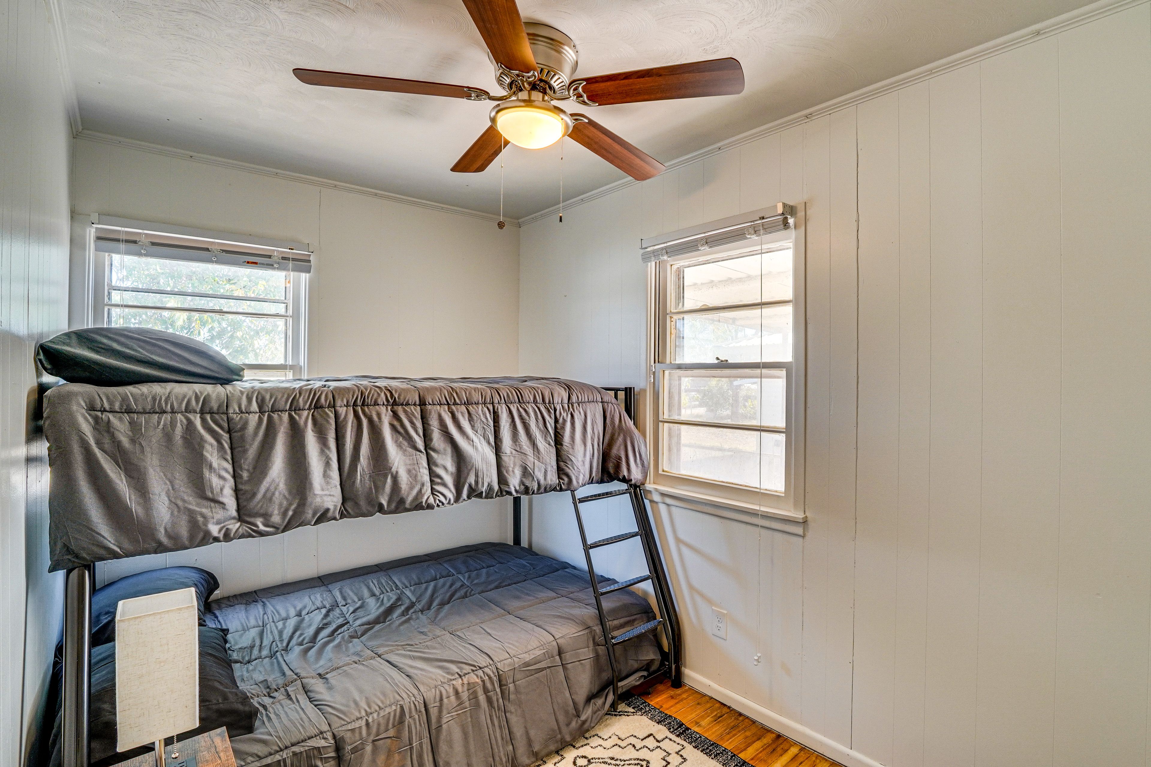 Bedroom 3 | Twin/Full Bunk Bed