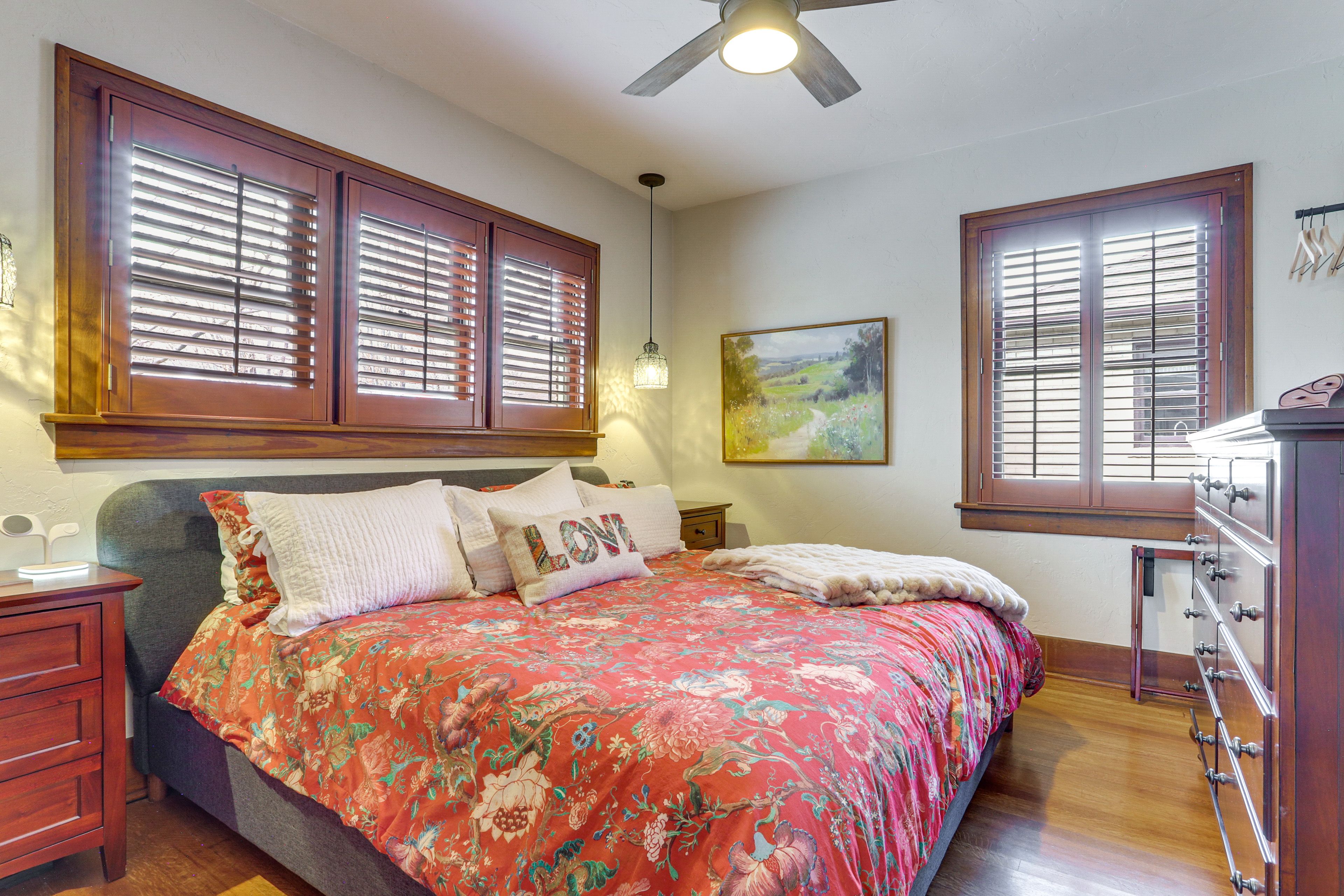 Bedroom 1 | King Bed | Main Floor