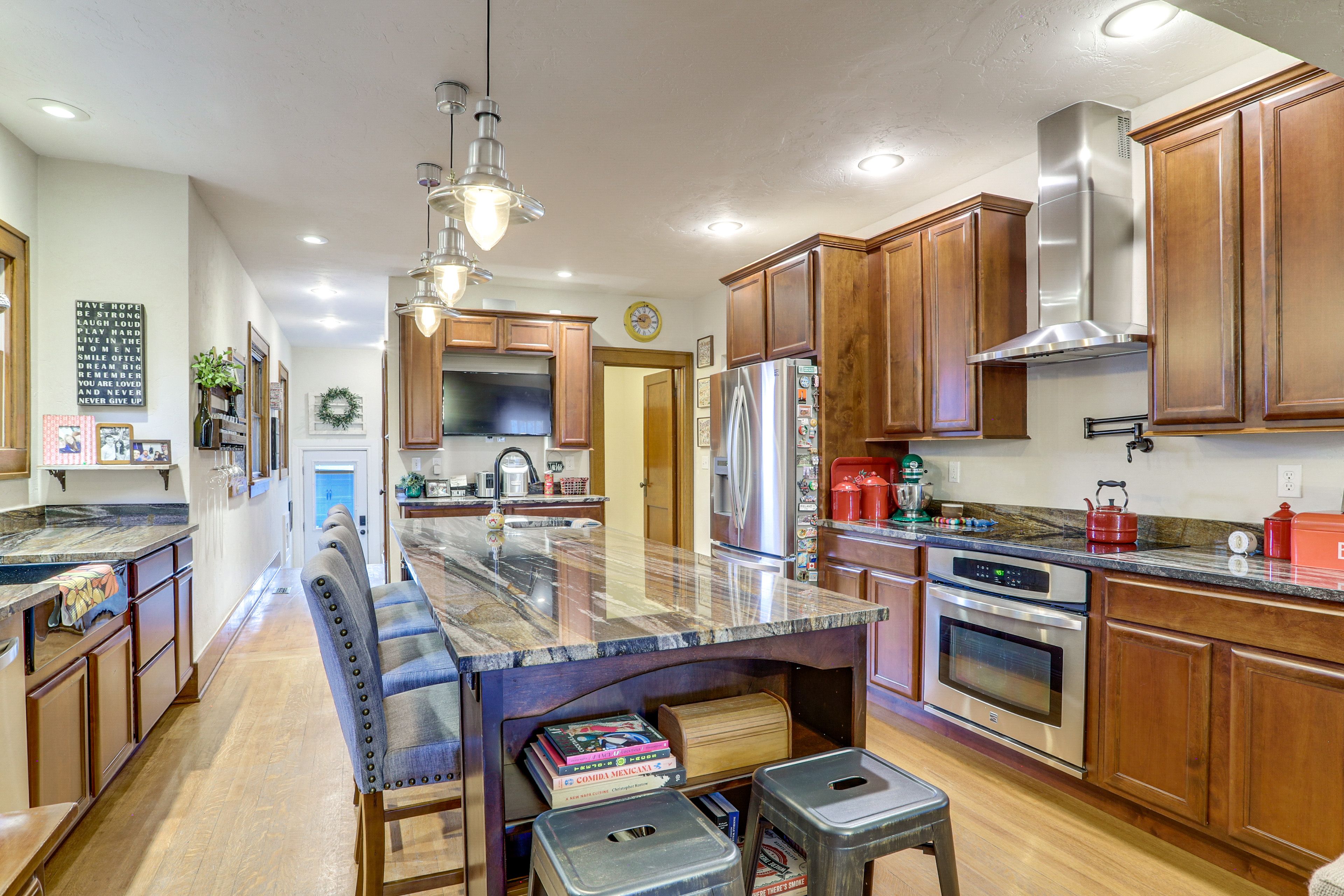 Kitchen | Main Floor