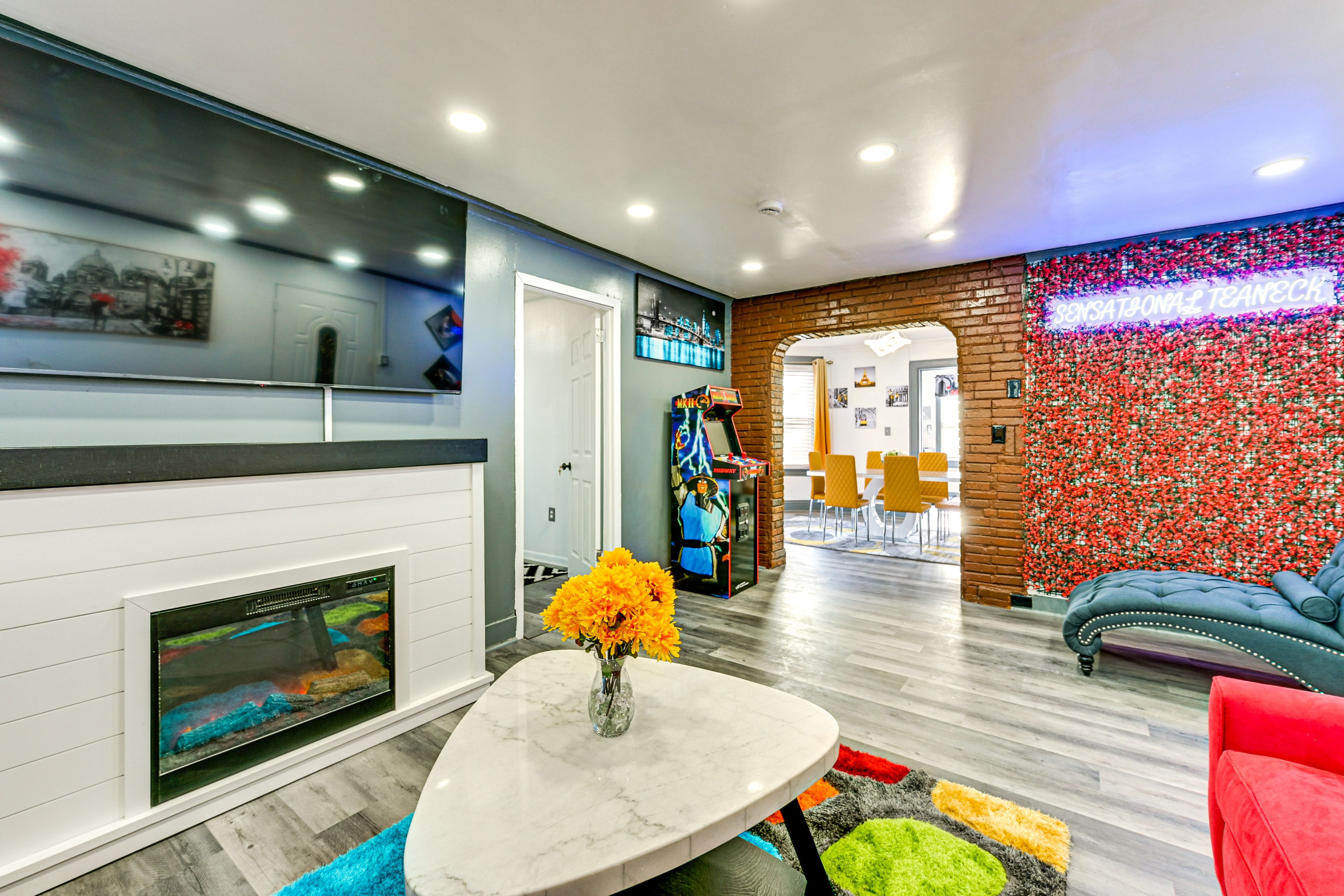 Teaneck Vacation Rental | 3BR | 1BA | 1,000 Sq Ft | 5 Steps Required