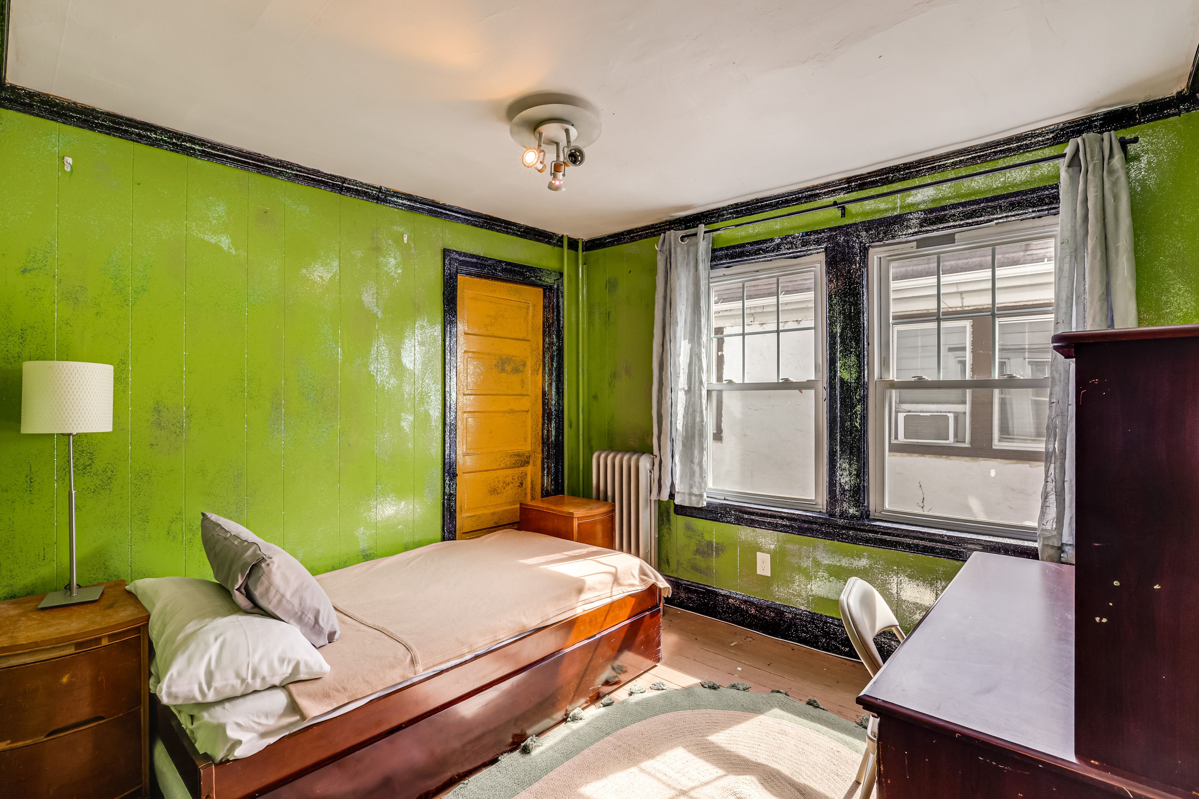 Bedroom 2 | Twin Bed w/ Twin Trundle | Desk | 2nd Floor