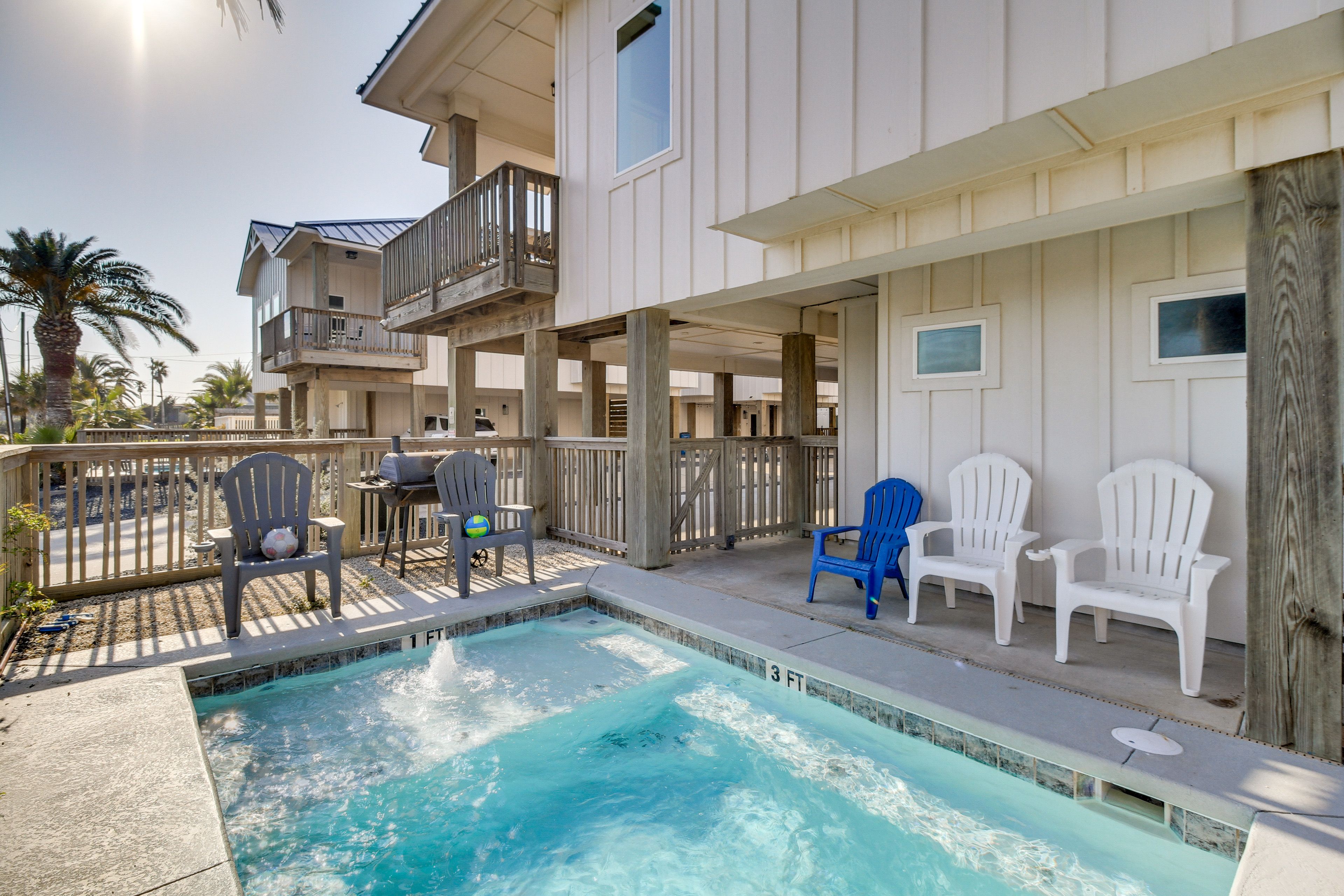 Port Aransas Vacation Rental | 3BR | 3.5BA | 1,700 Sq Ft | Step-Free Entry