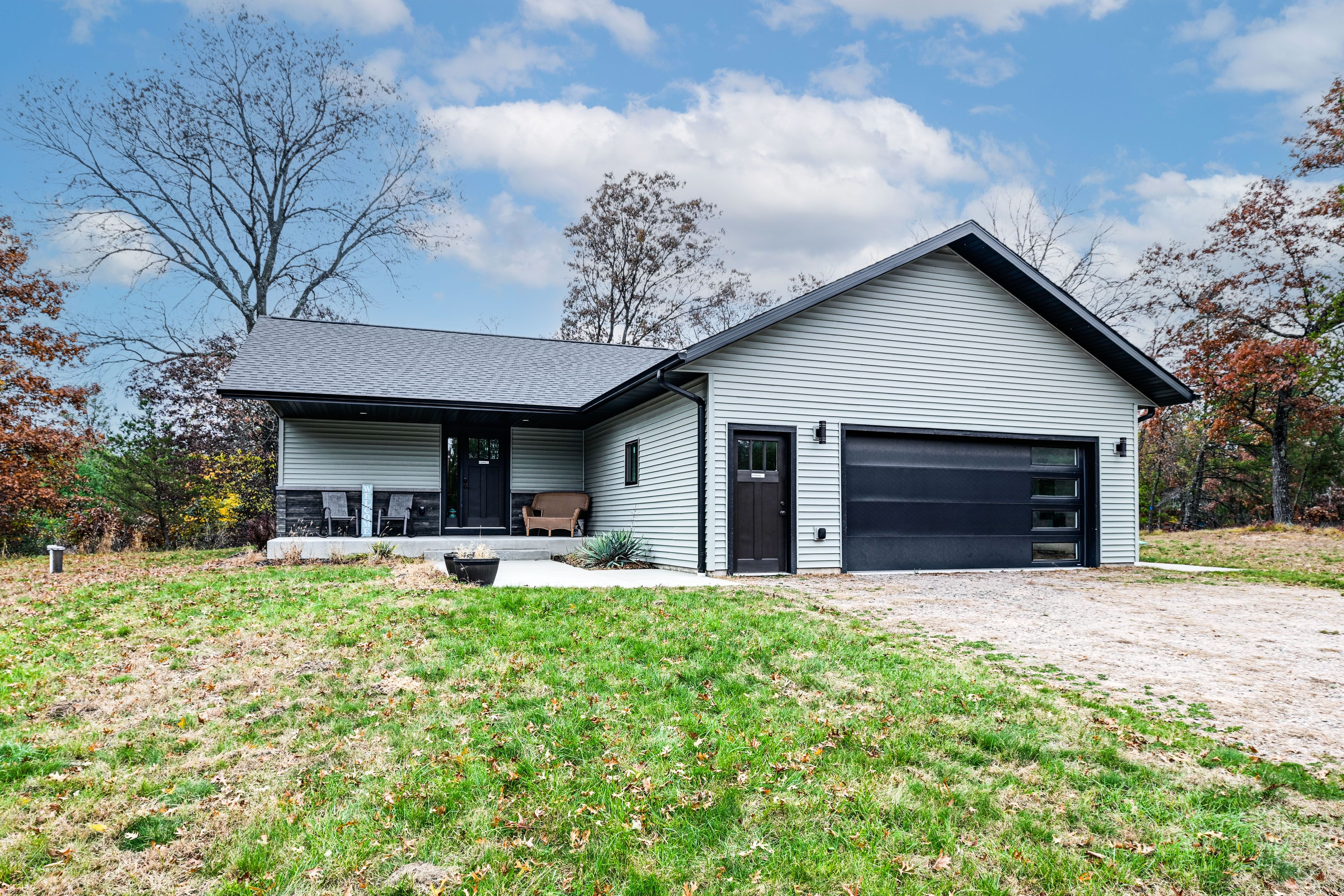 Parking | Garage (2 Vehicles) | Driveway (2 Vehicles)