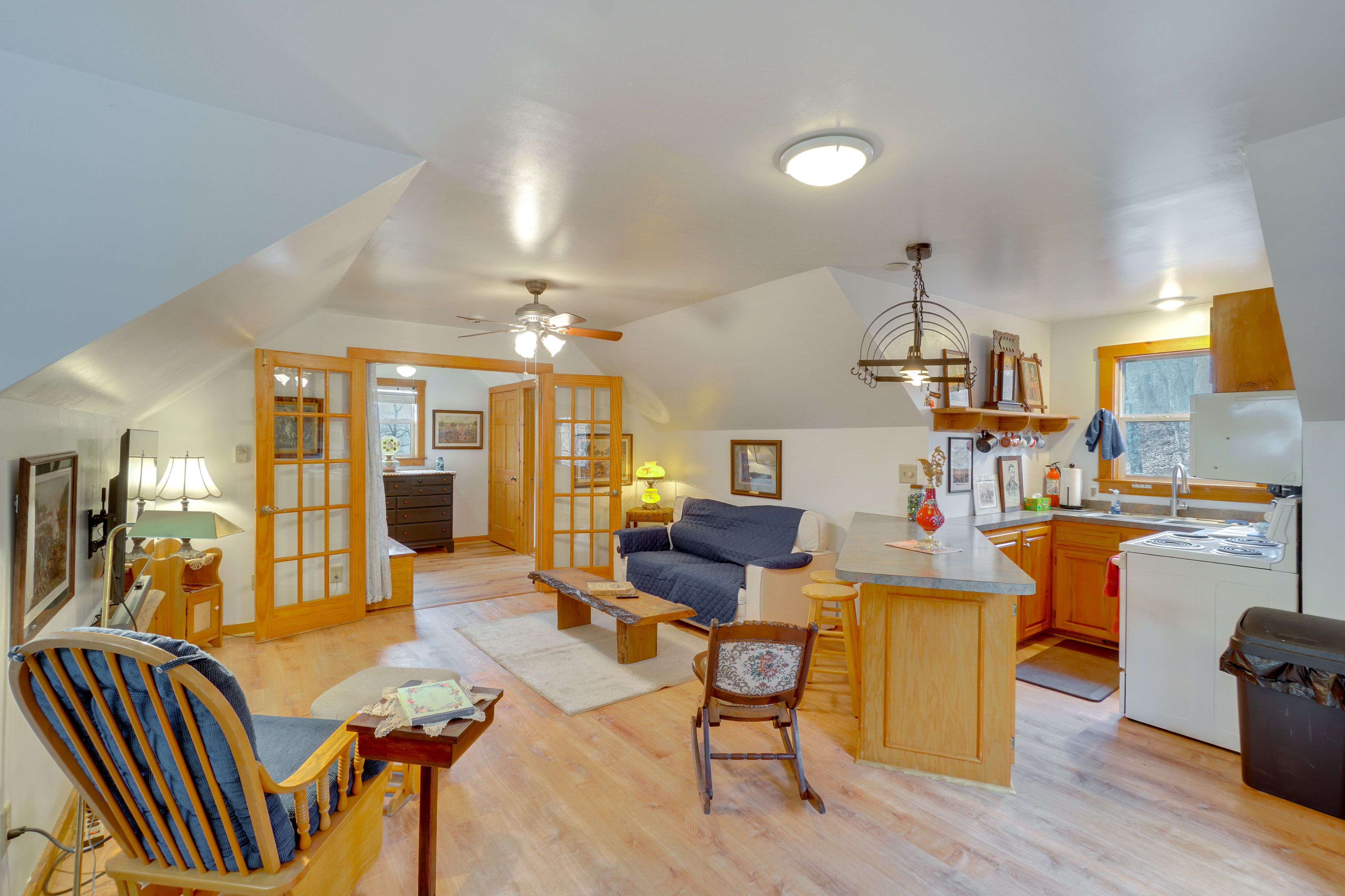 Orrtanna Vacation Rental | 1BR | 1BA | 500 Sq Ft | Stairs Required