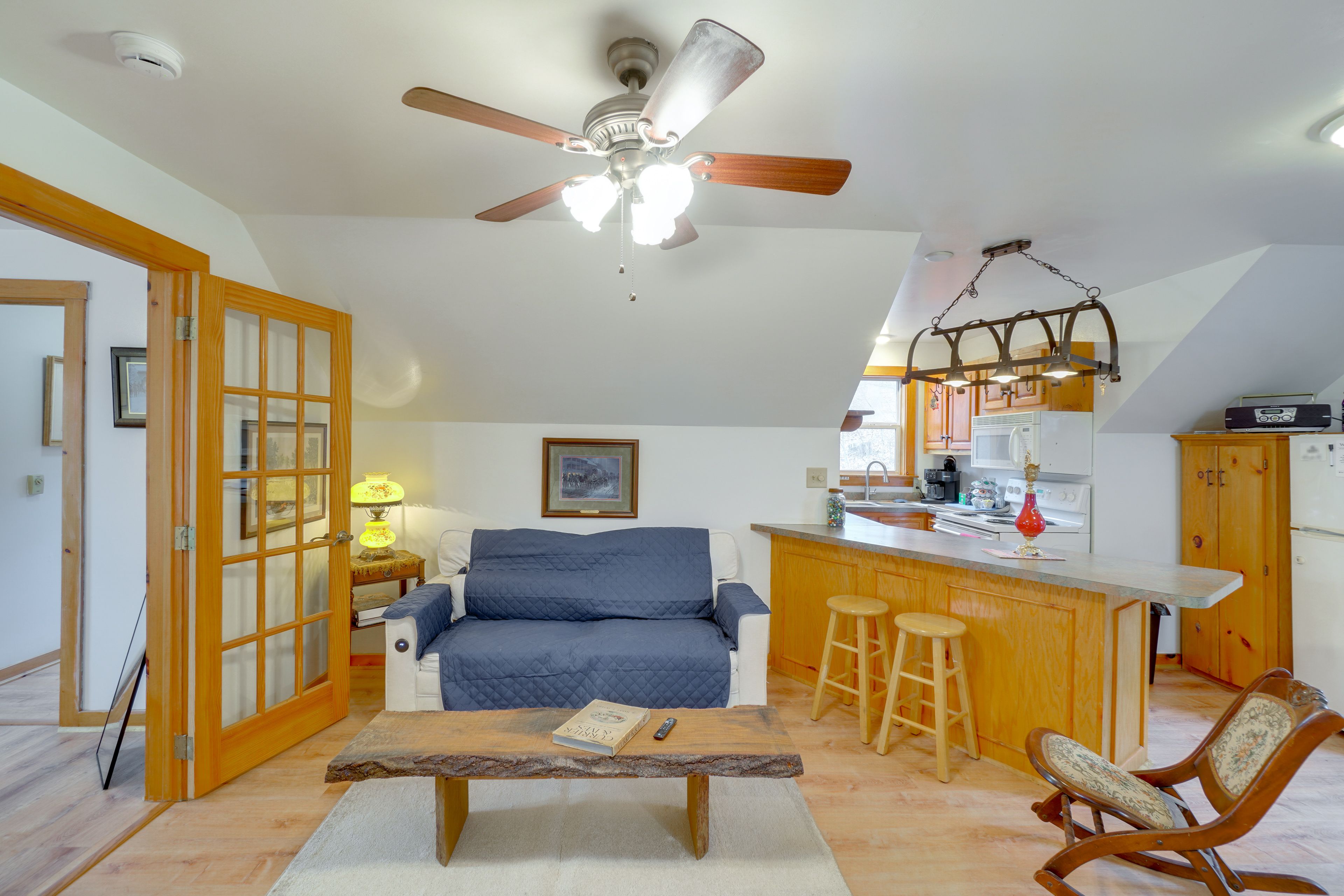 Living Room | Queen Sleeper Sofa