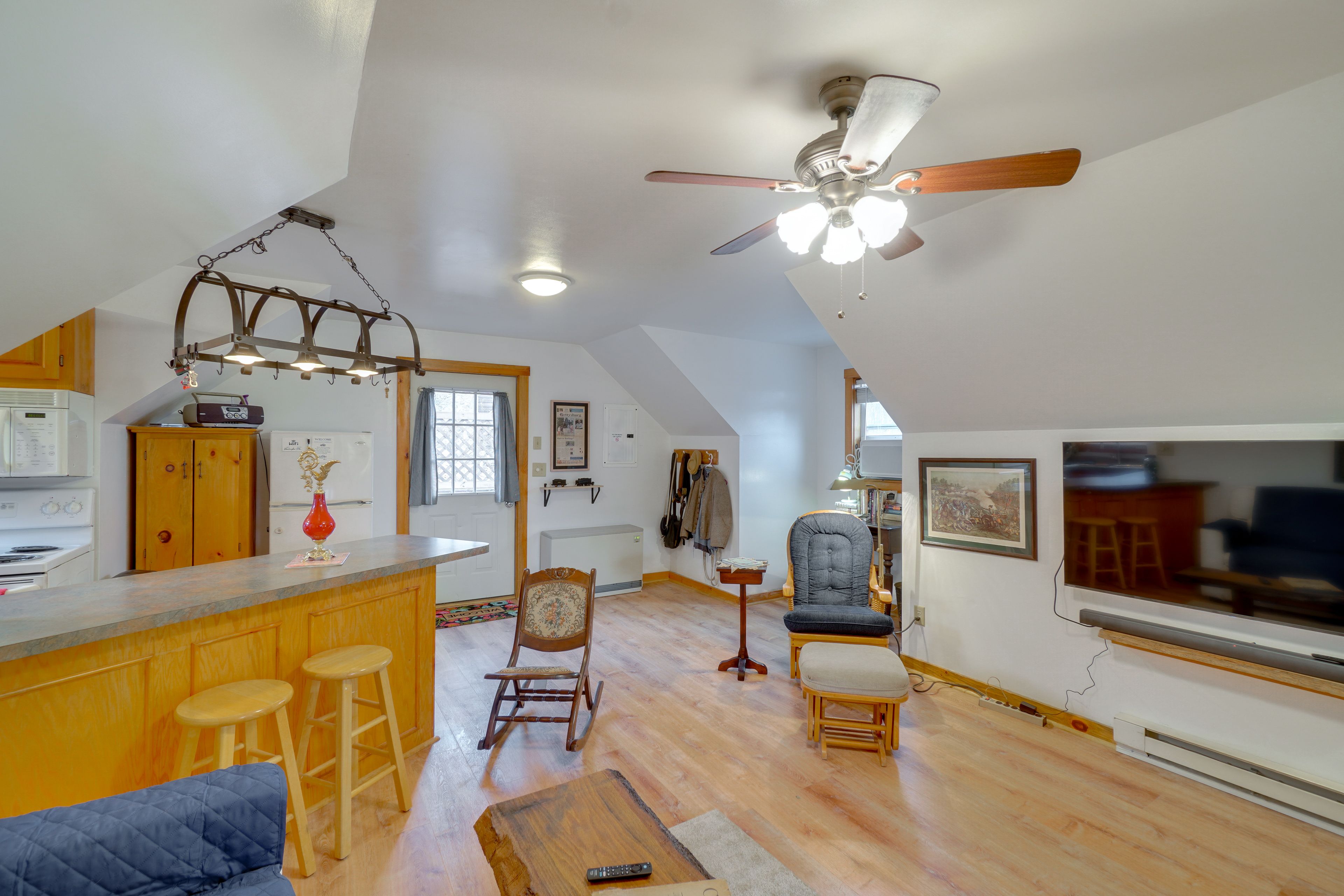 Interior | Smart TV | Free WiFi