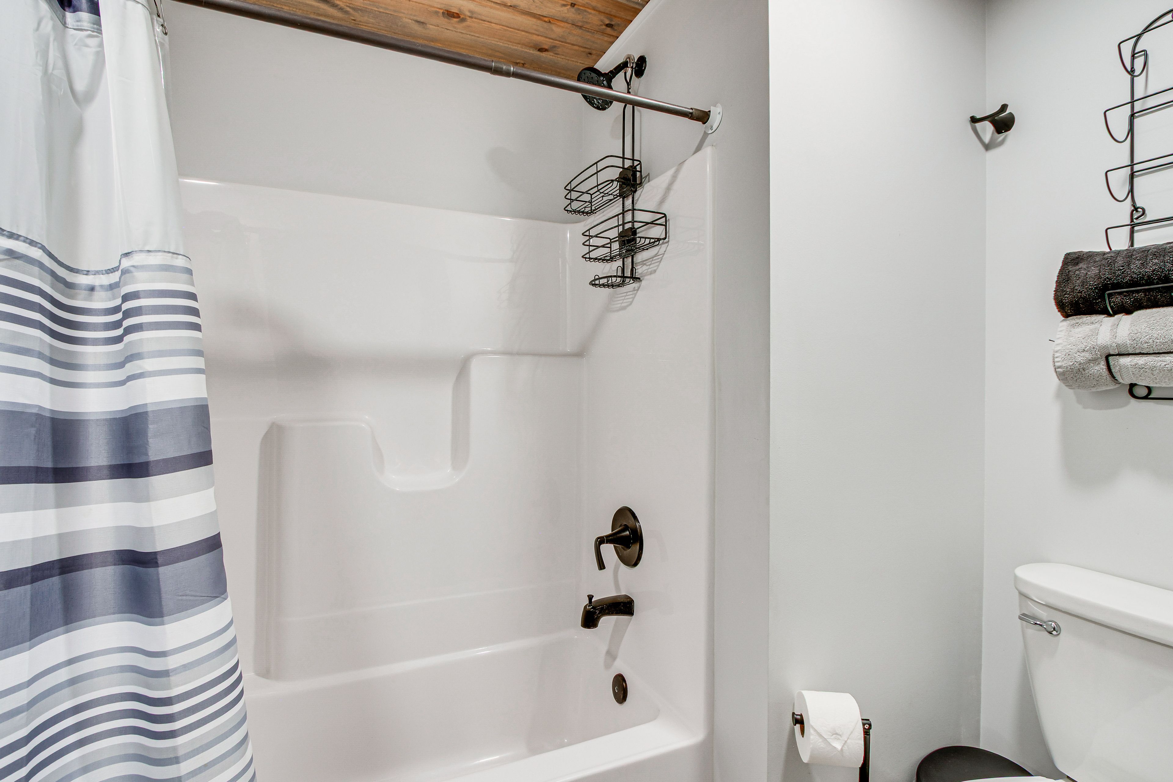 Full Bathroom | Upper Level