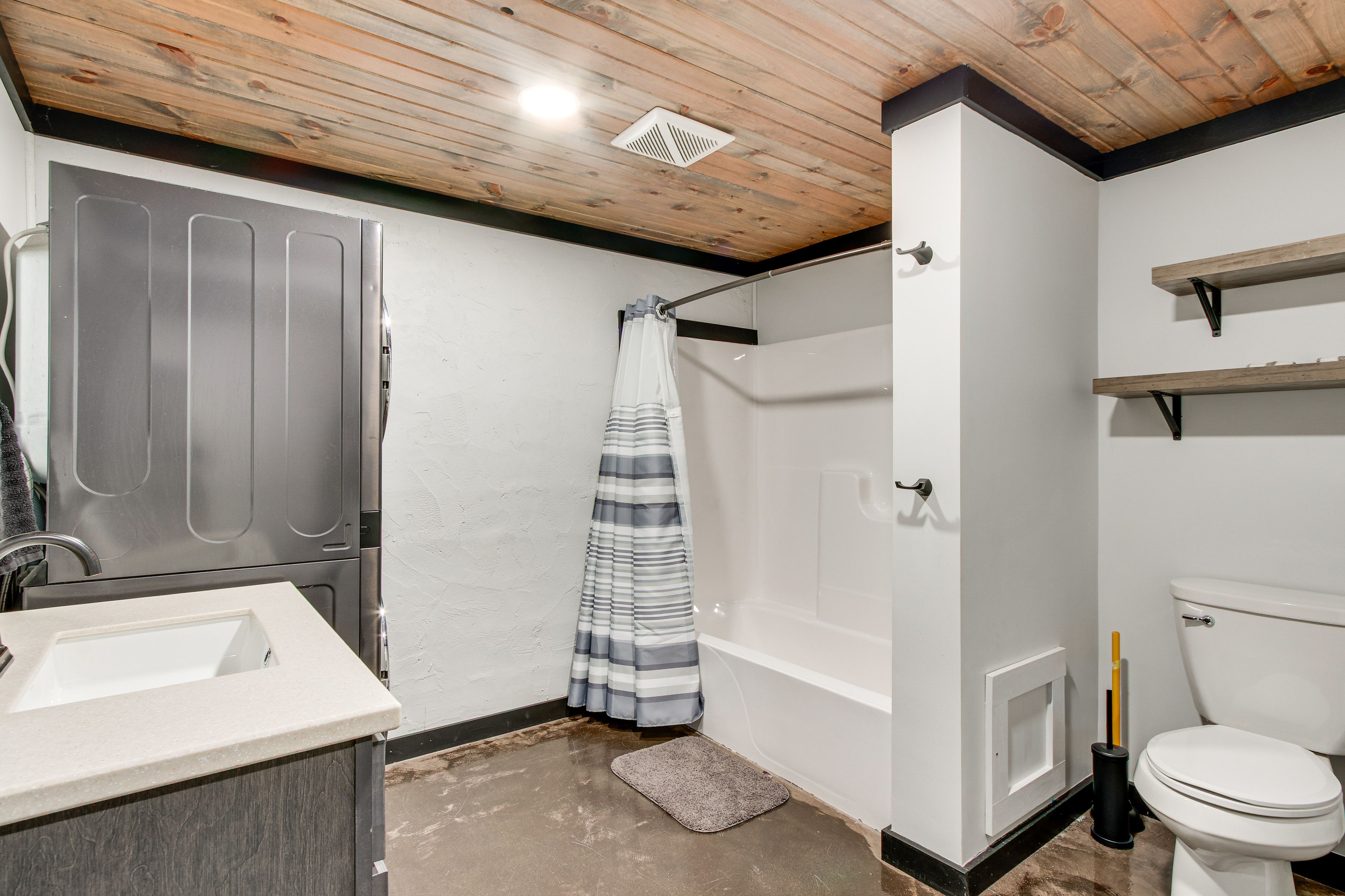 Full Bathroom | Lower Level