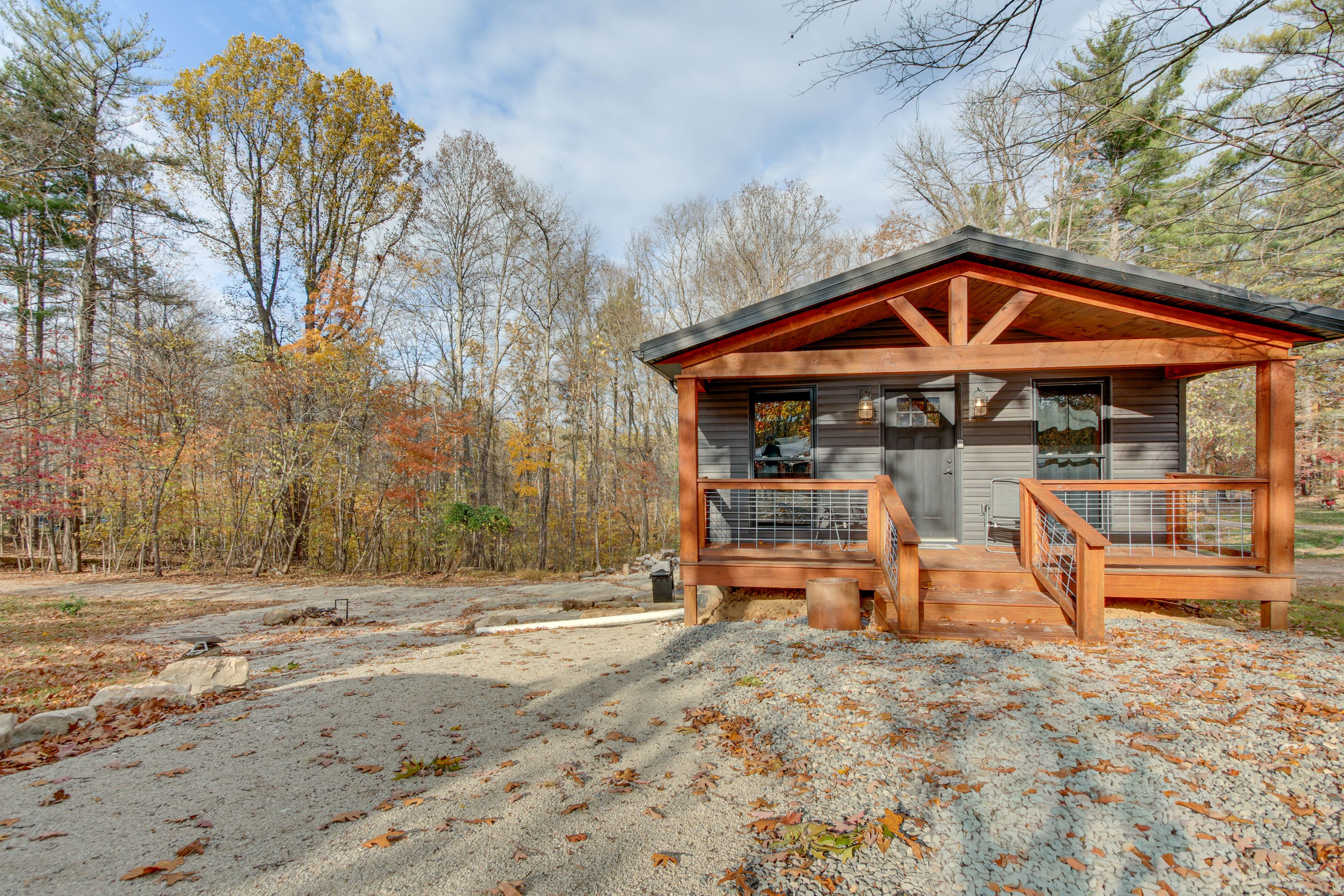 Driveway Parking (3 Vehicles, Room for Boat/Trailer)