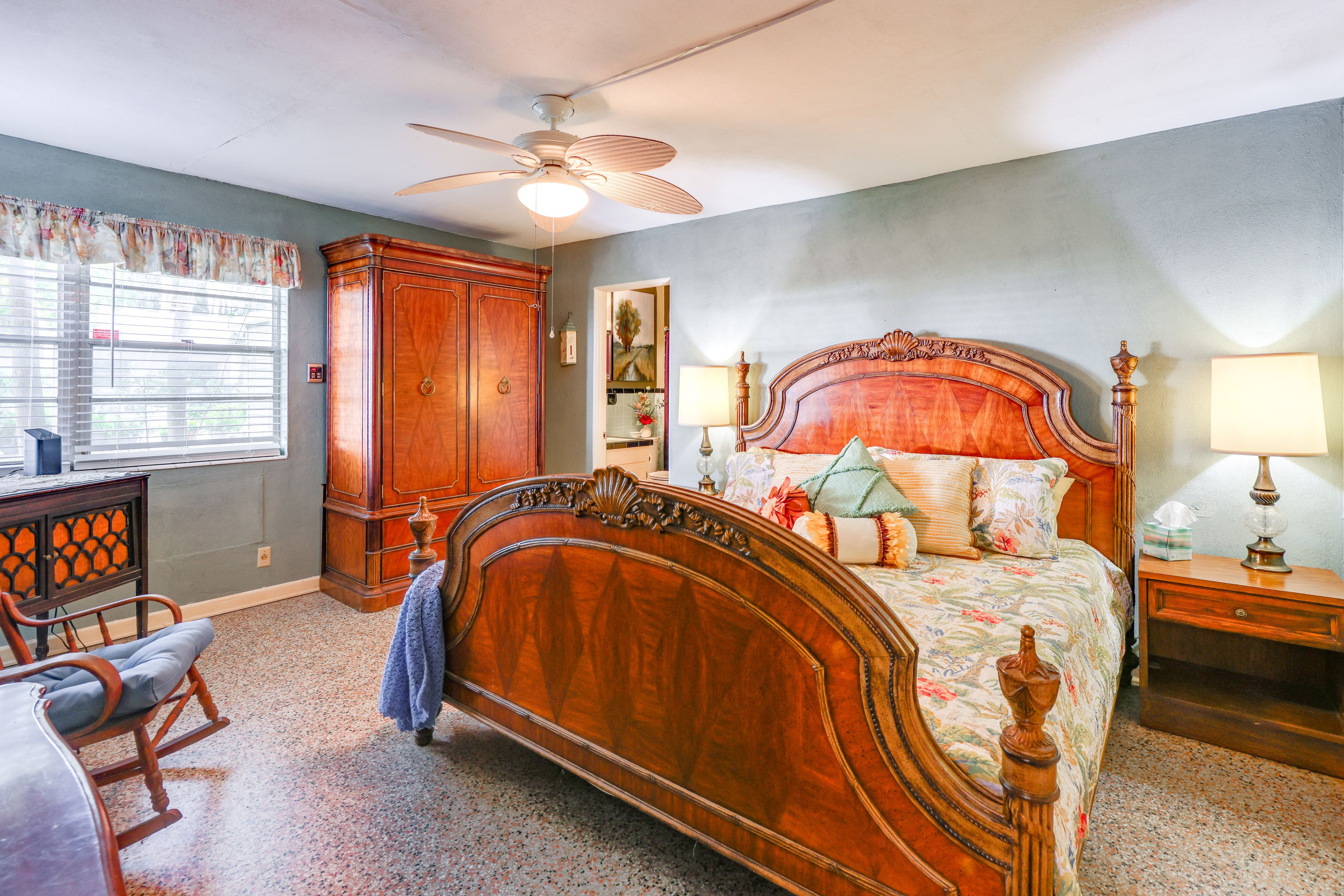 Bedroom 1 | King Bed | Linens Provided