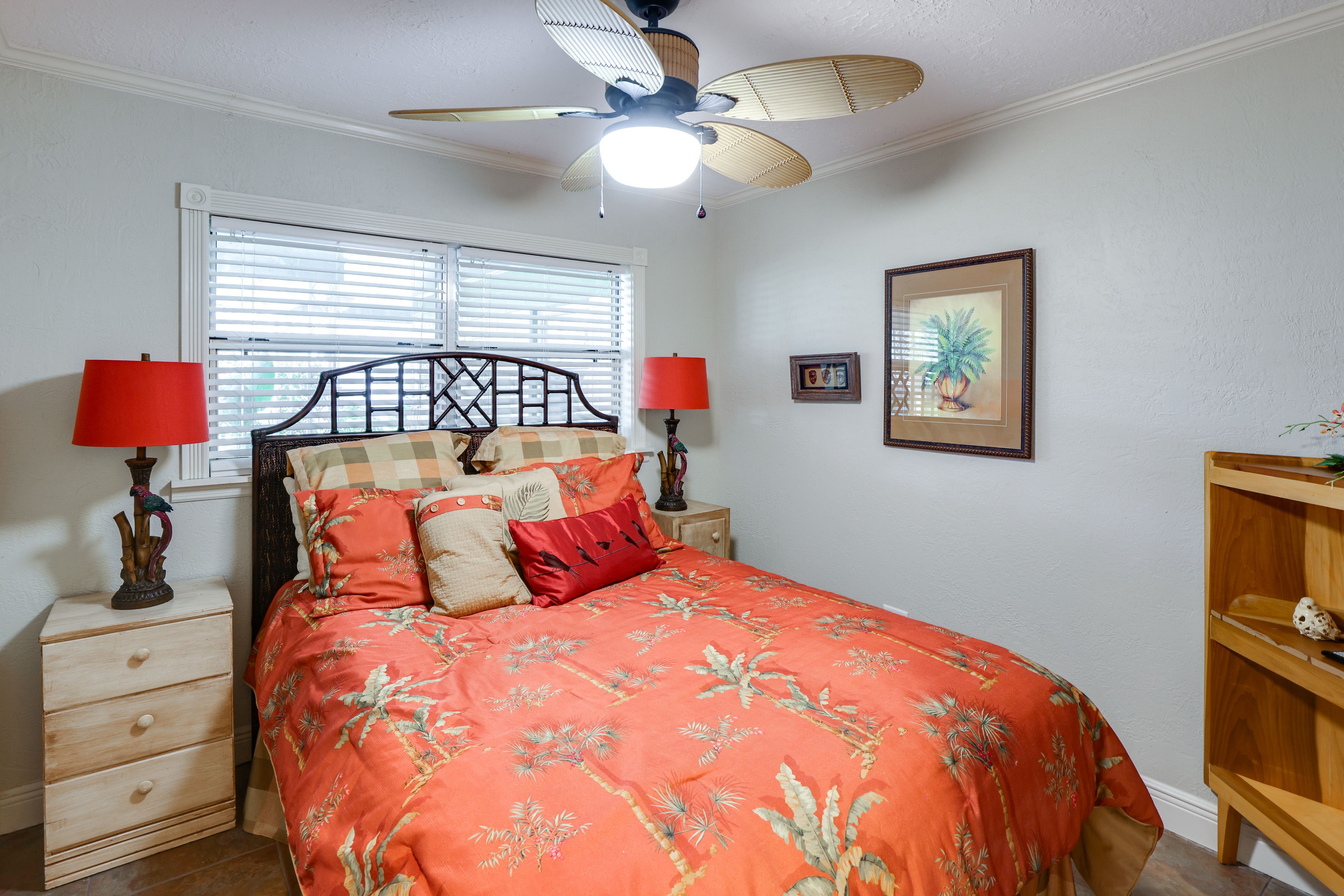 Bedroom 3 | Queen Bed