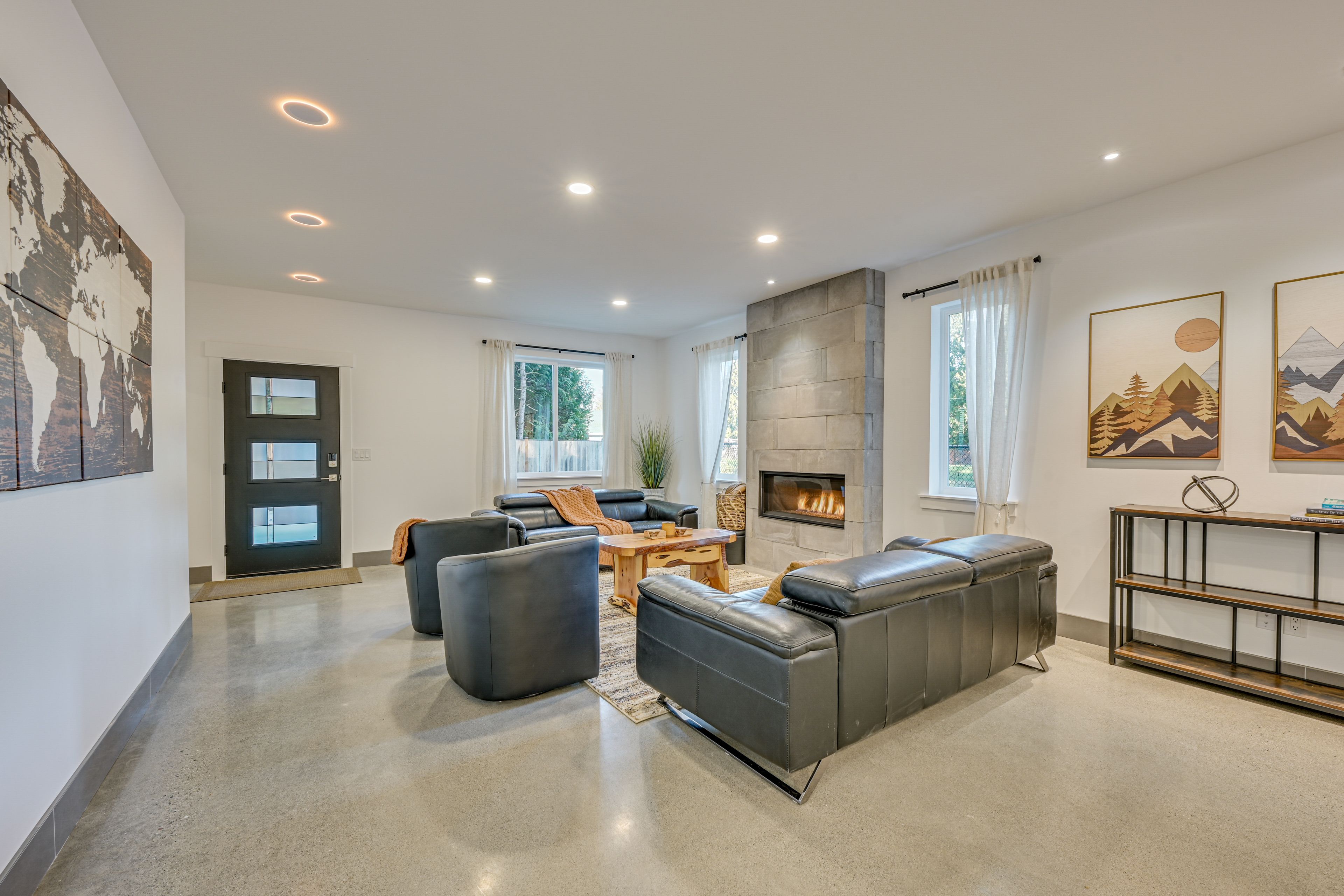 Living Room | Fireplace | 1st Floor